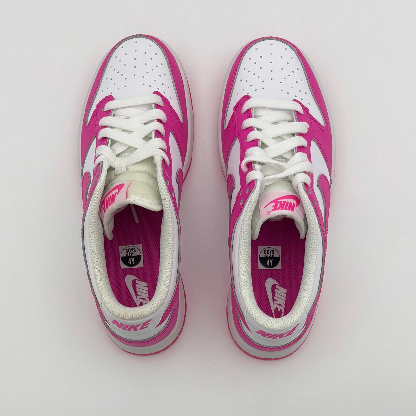 Nike Dunk Low en fucsia láser