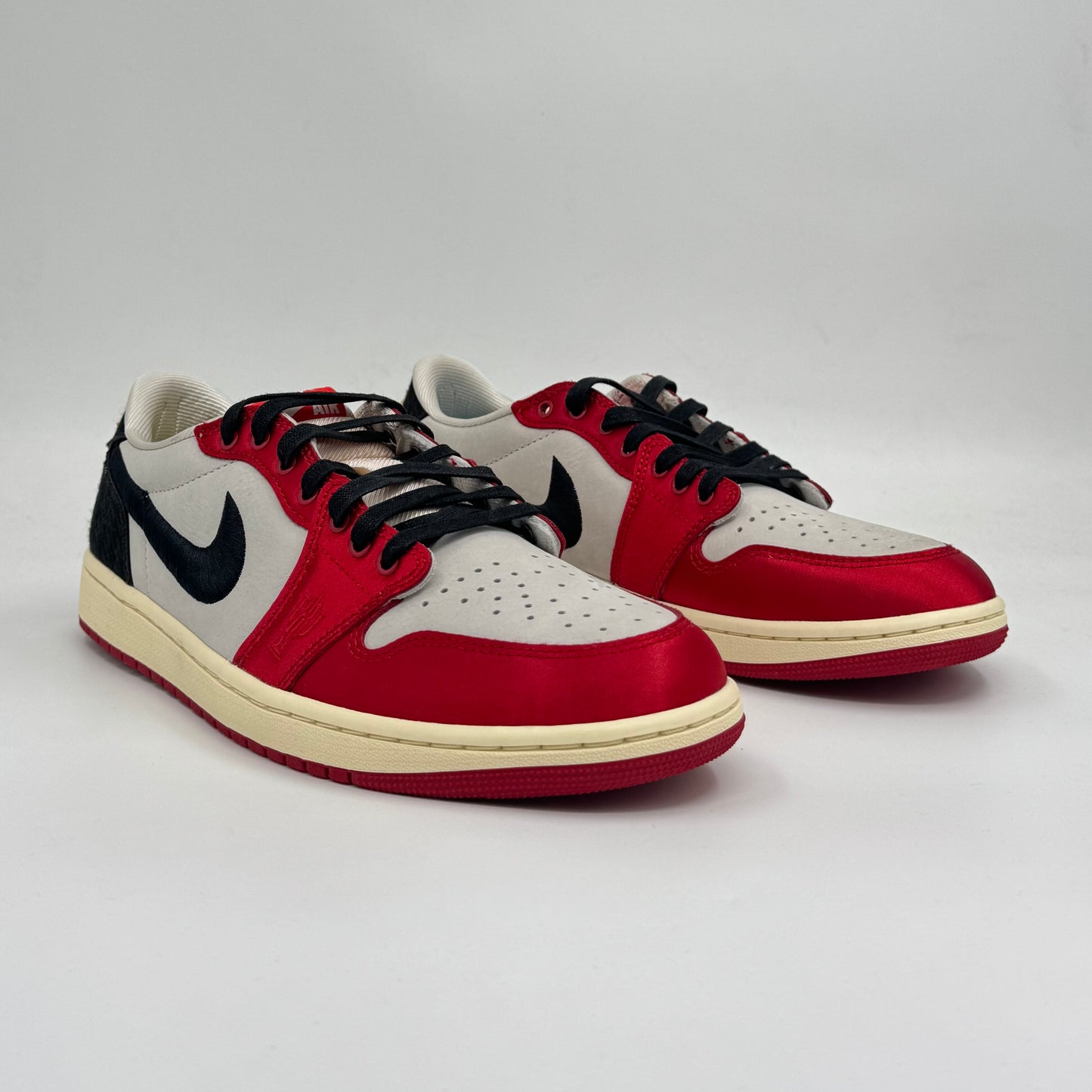 Air Jordan 1 Retro Low OG Trophy Room "Away"