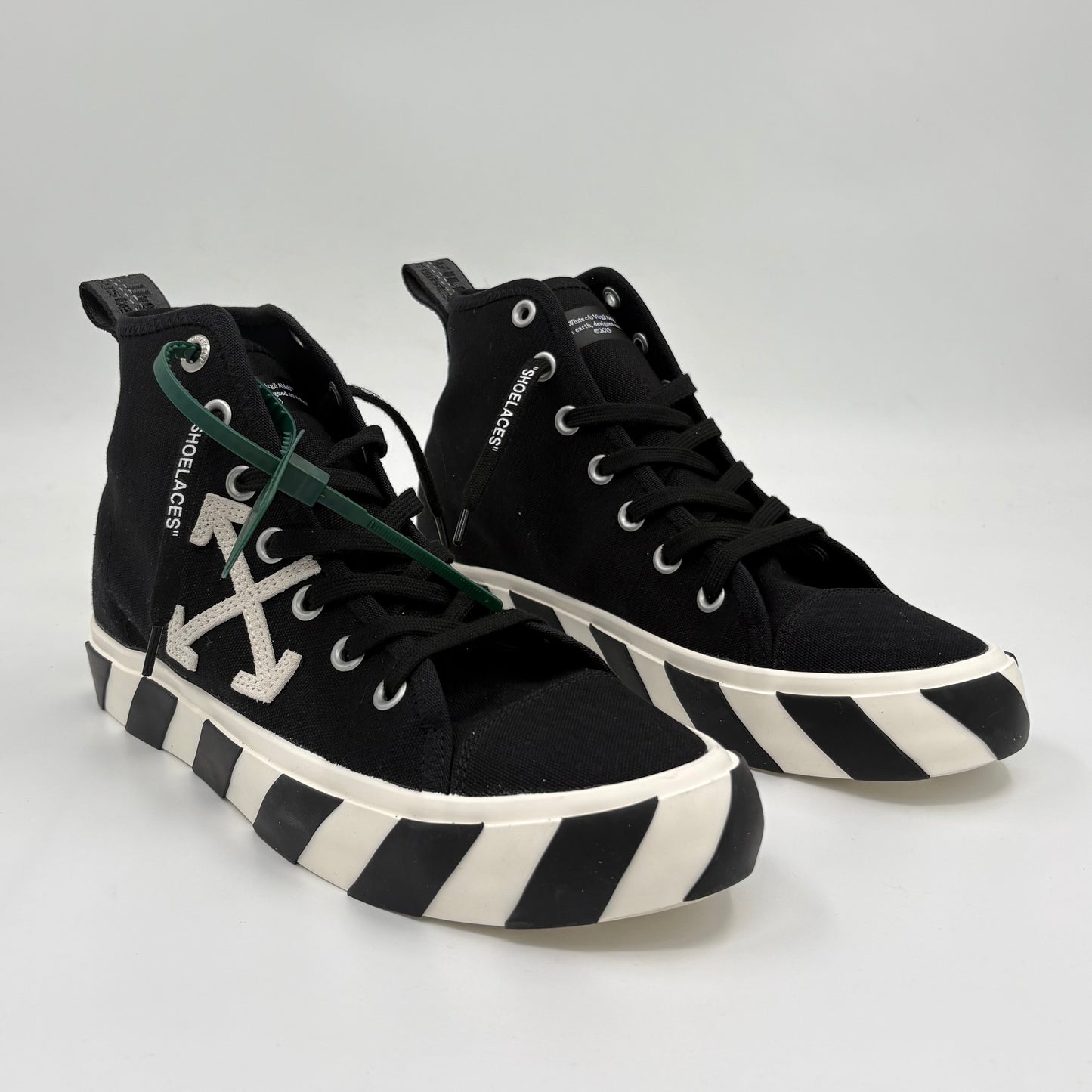 Off-White Vulc Sneaker Mid Black White