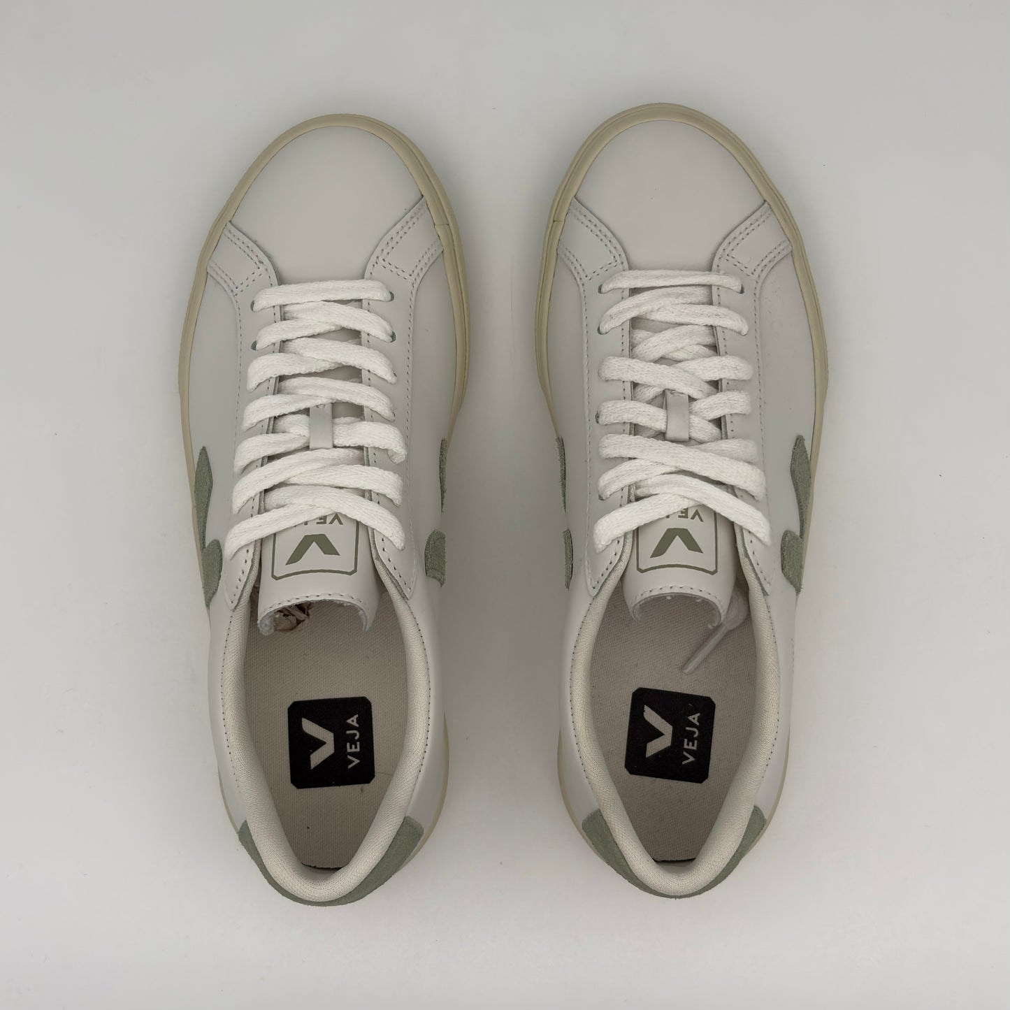 Veja Esplar White Clay