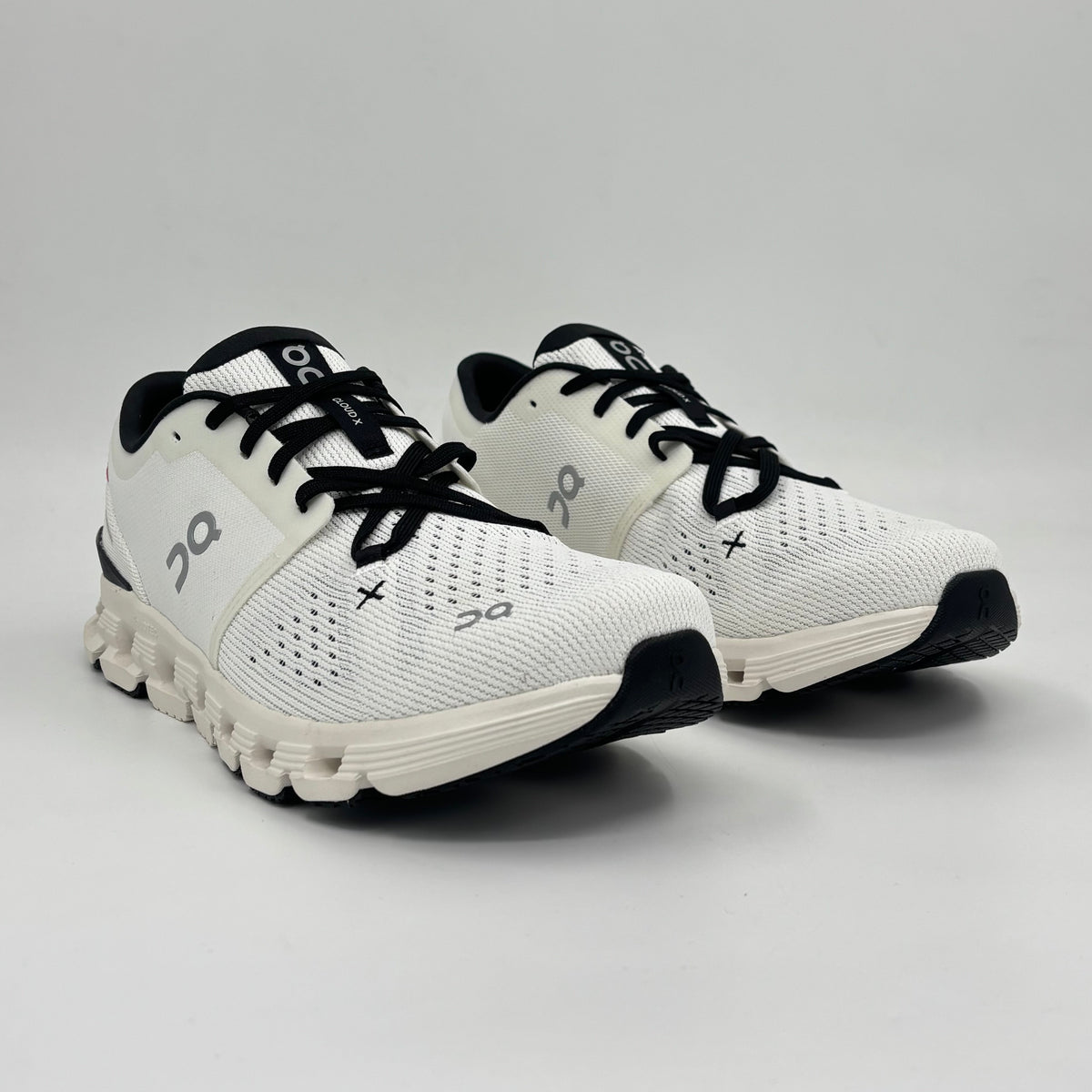 On Running Cloud X 4 Ivory Black W