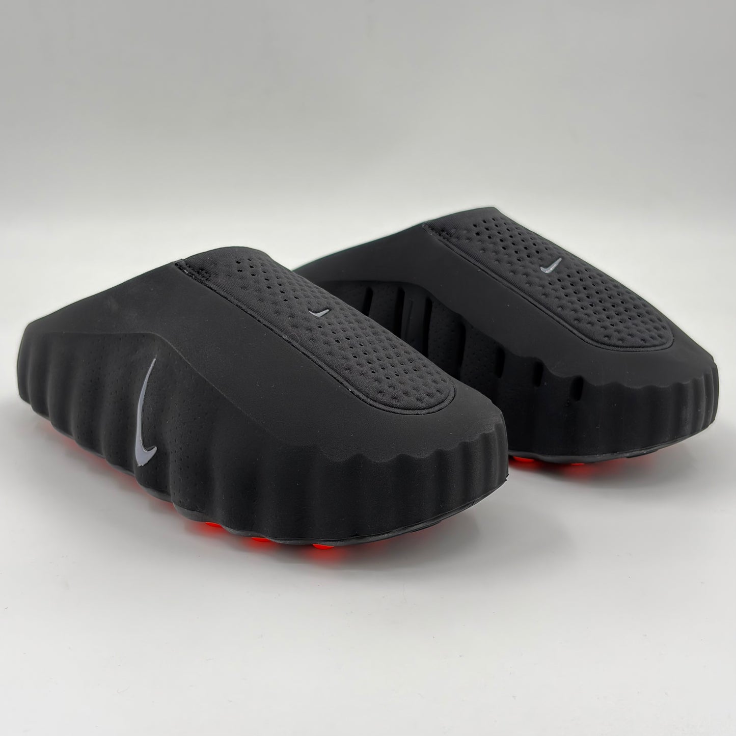 Nike Mind 001 Slide
Black Chrome