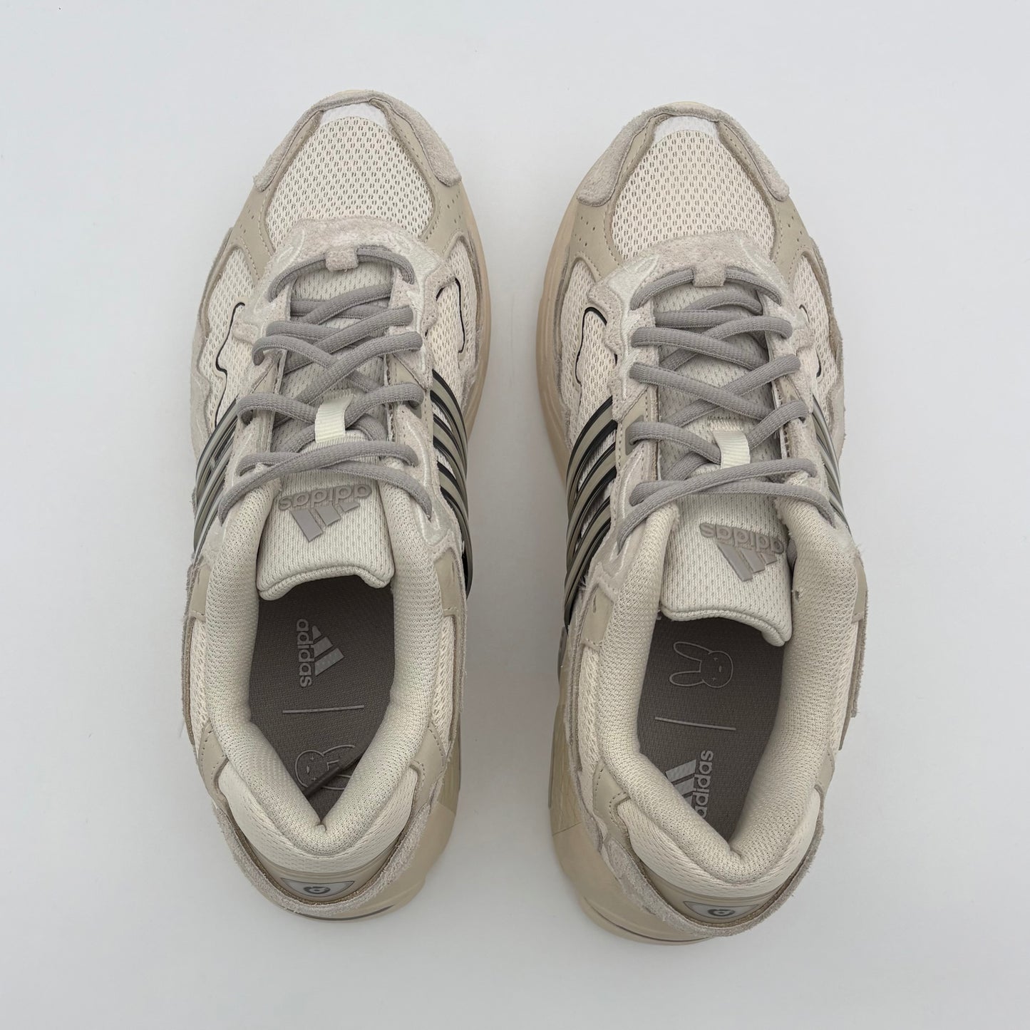 Adidas Response CL Bad Bunny en Wonder White