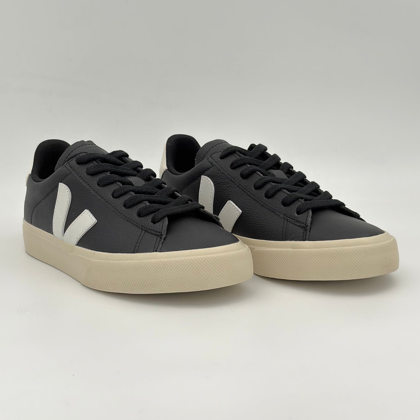 Veja Campo Black White