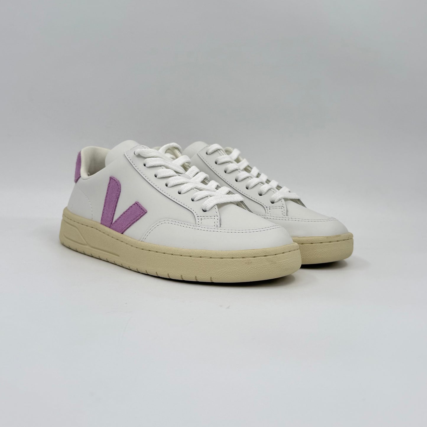 Veja V-12 Leather White Orchid