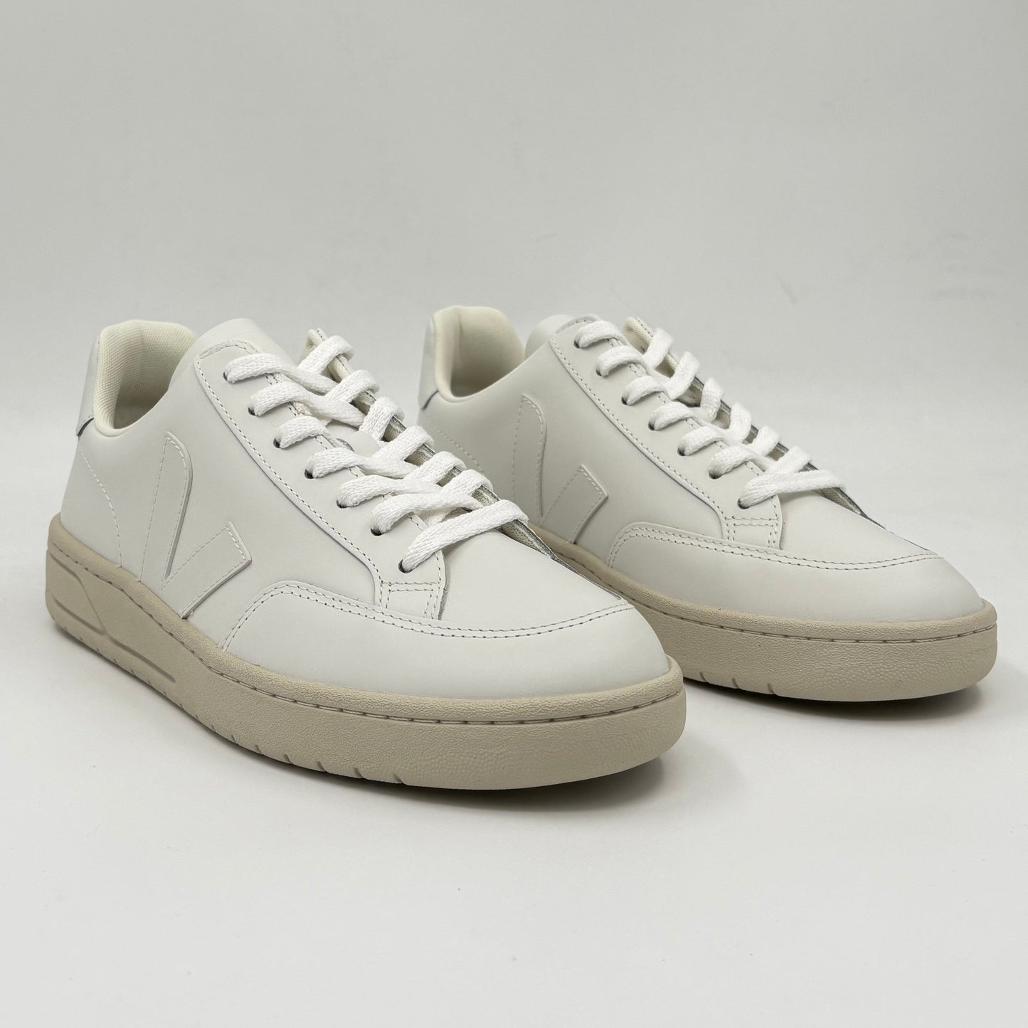 Veja V-12 Leather Extra White