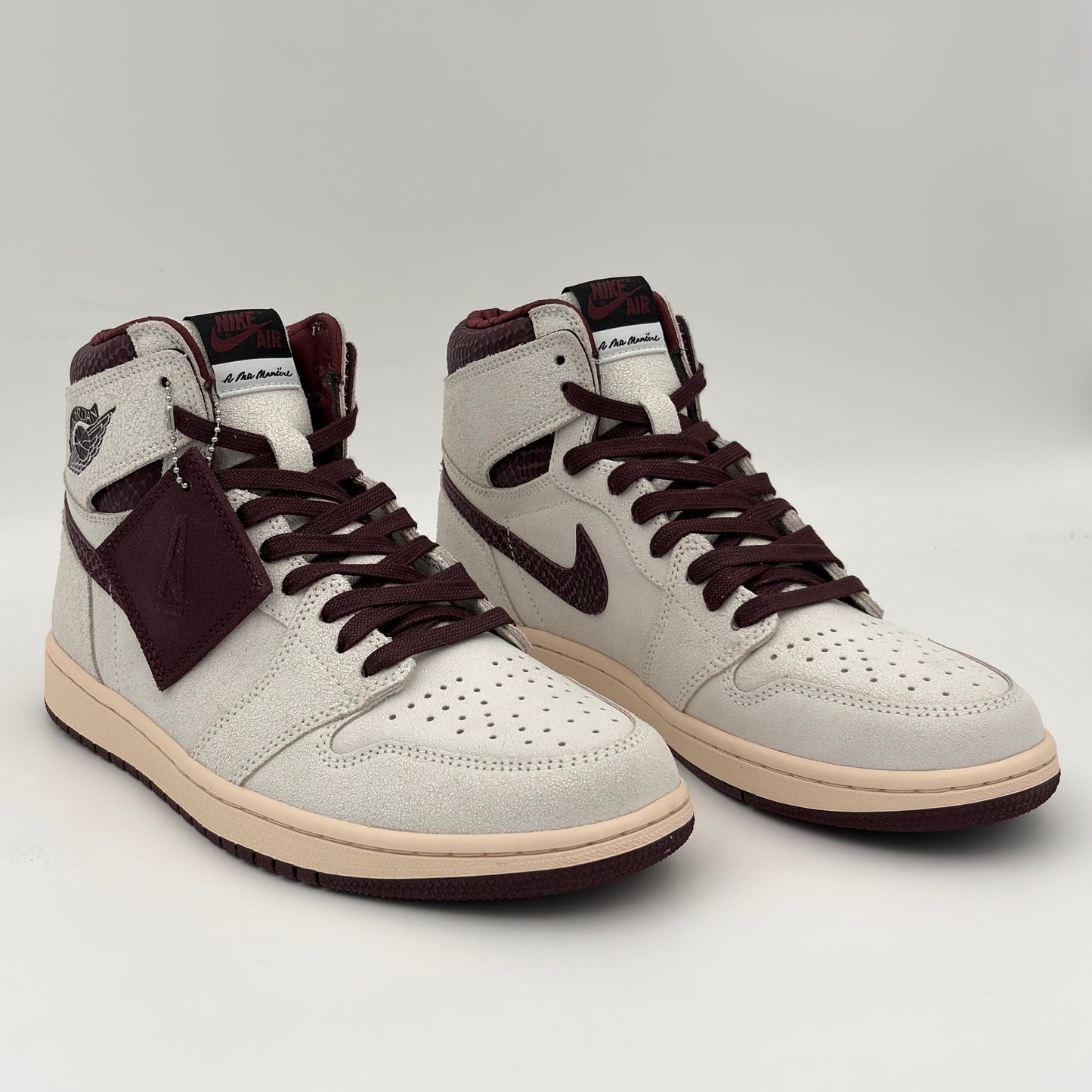 Jordan 1 Retro High OG
A Ma Maniére