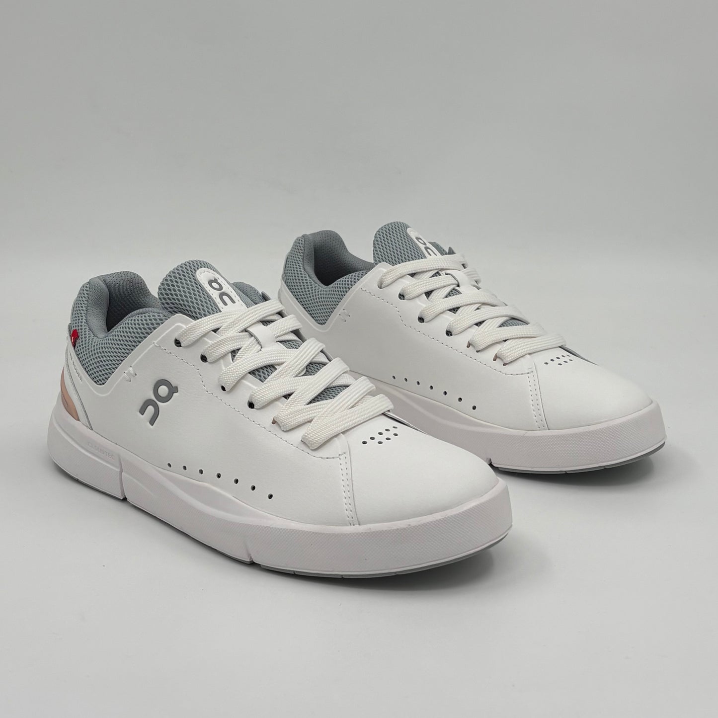 On The Roger Advsntage White Roseship