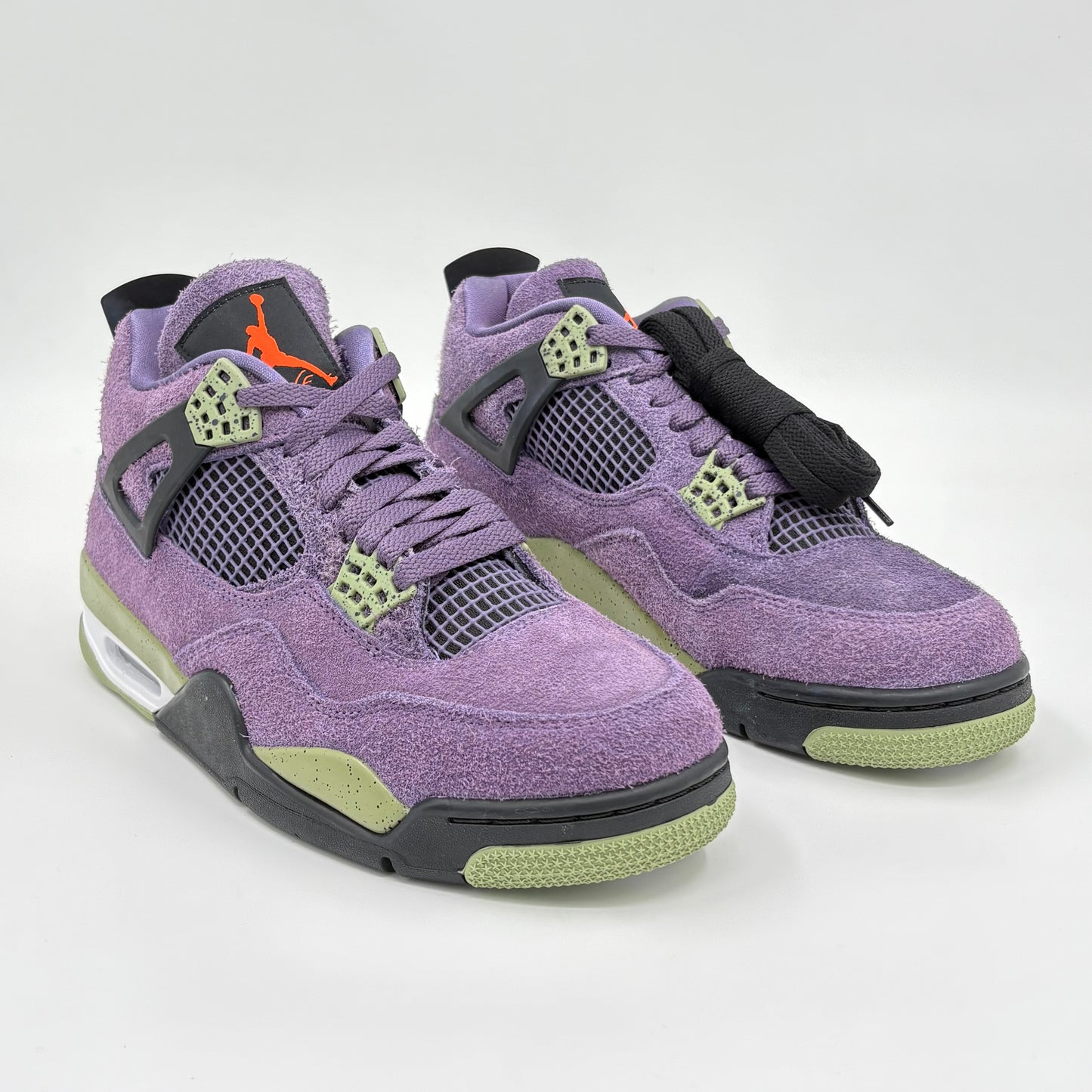 Jordan 4 Retro
Canyon Purple (Women's)