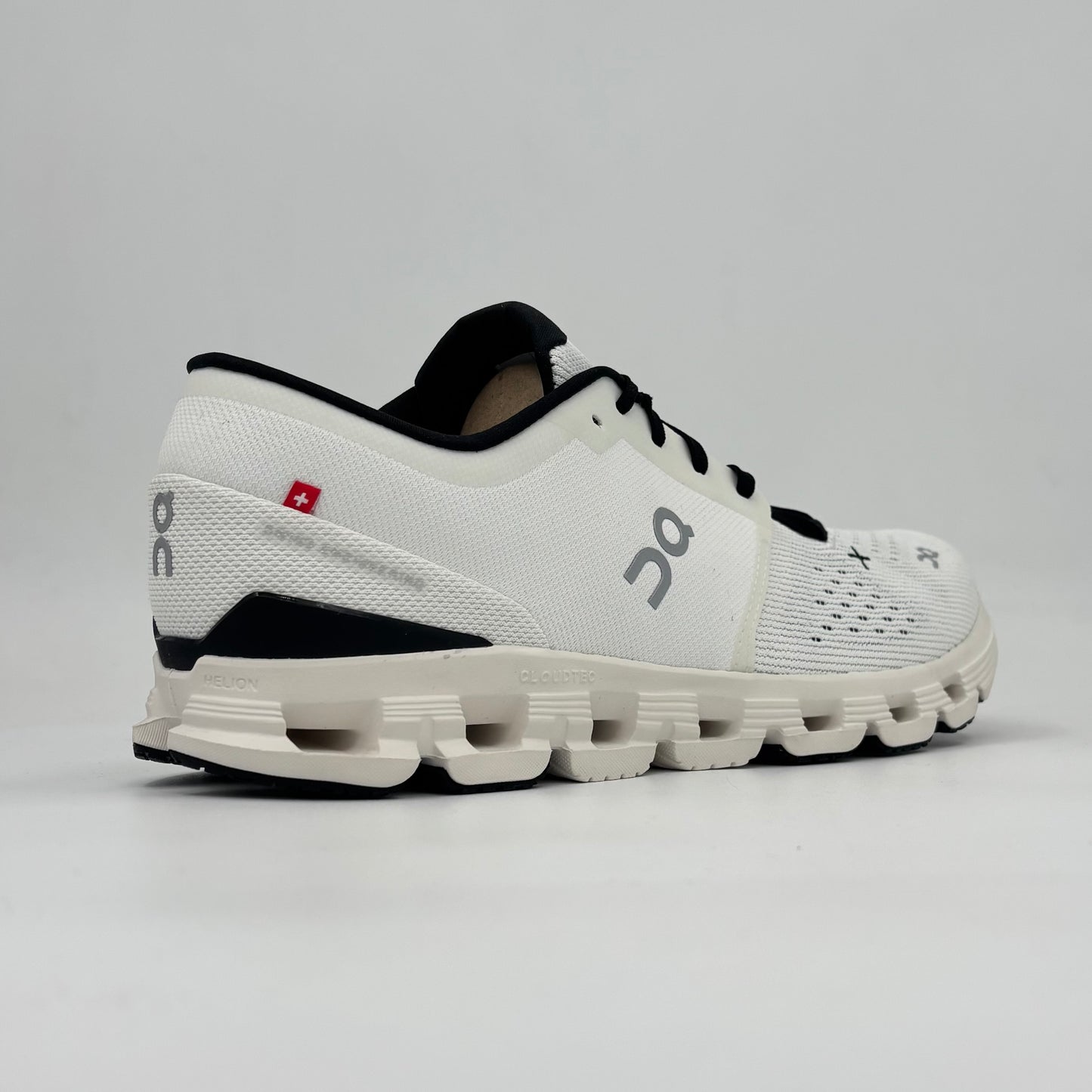 On Running Cloud X 4 Ivory Black