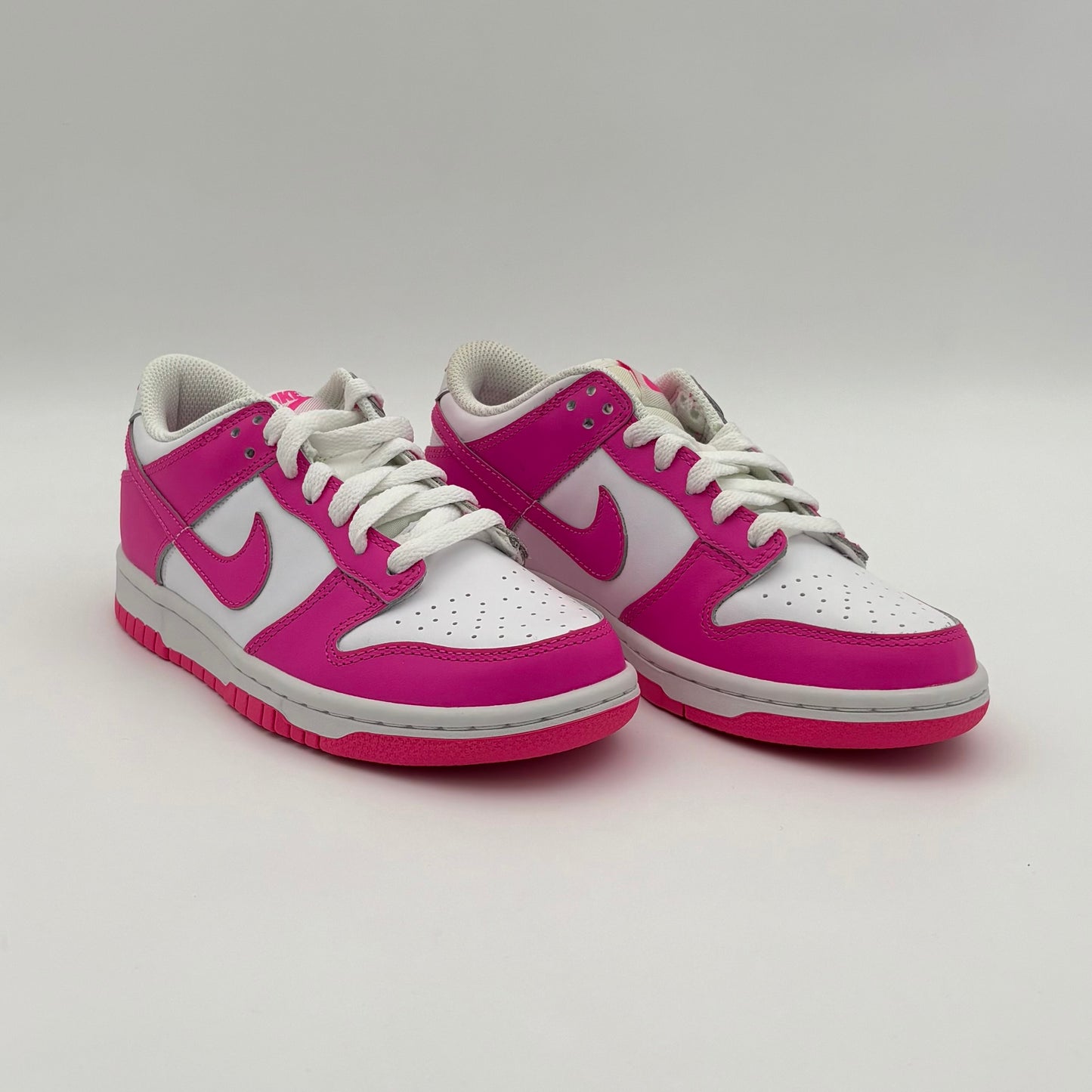 Nike Dunk Low en fucsia láser