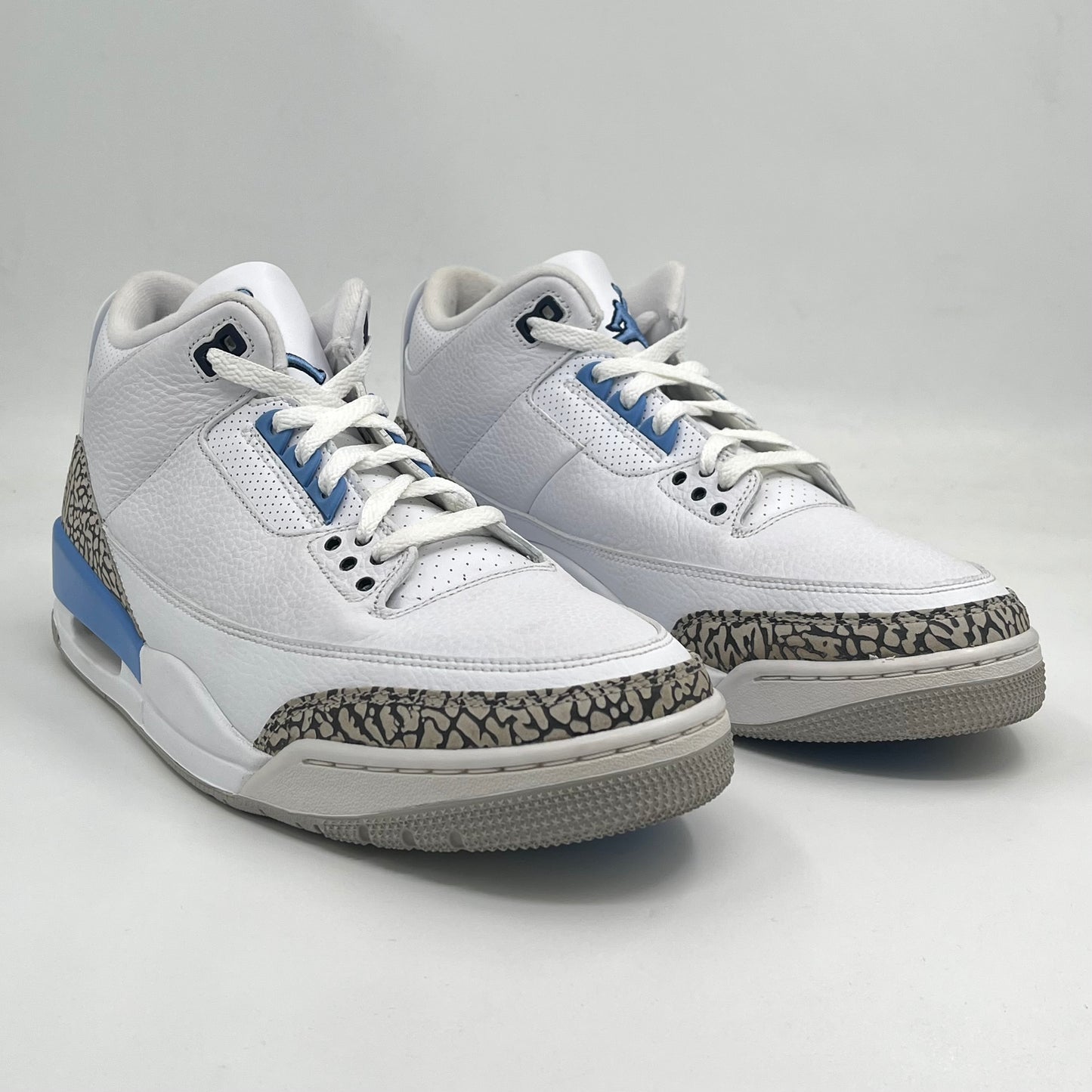 Air Jordan 3 Retro "UNC"