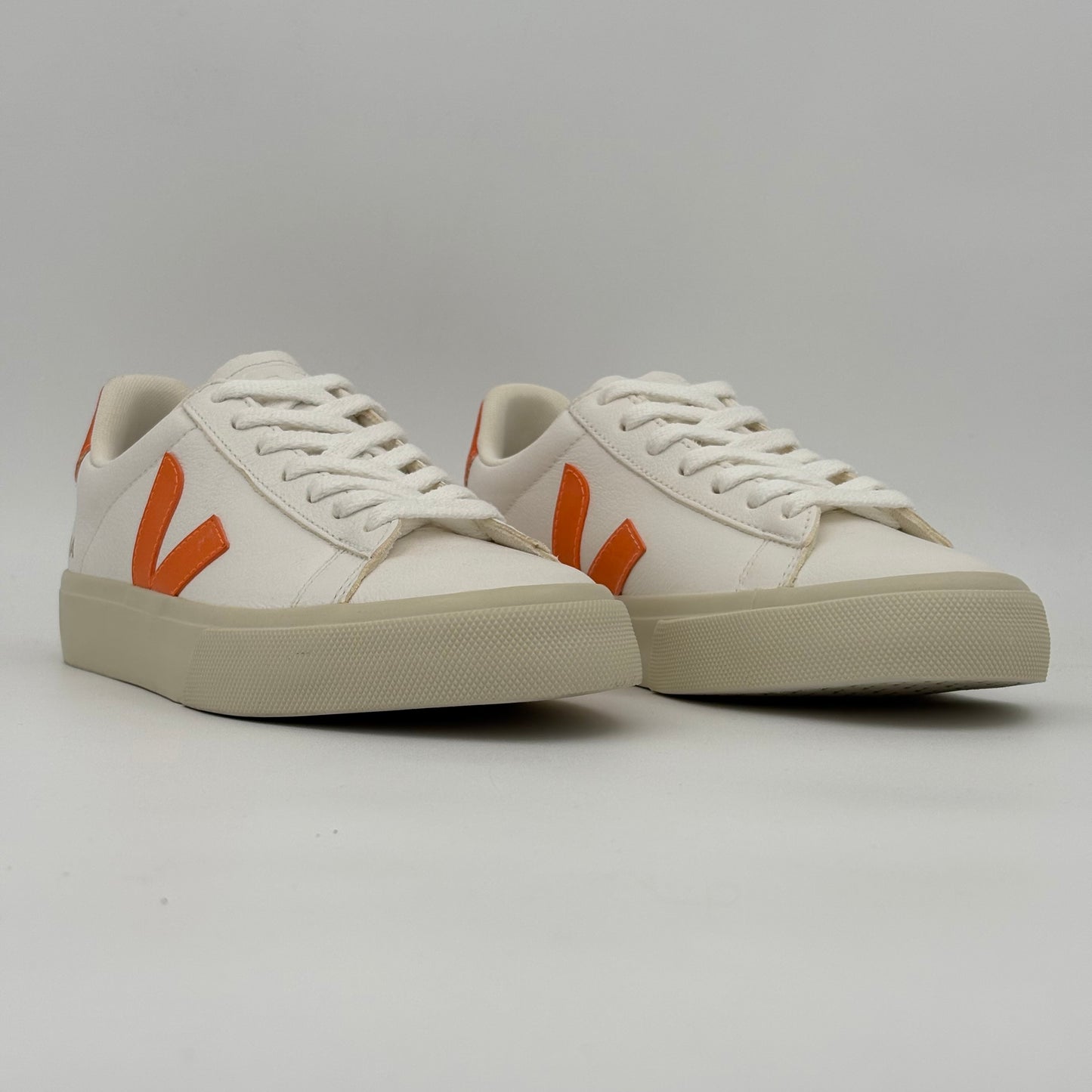 Veja Campo White Fury
