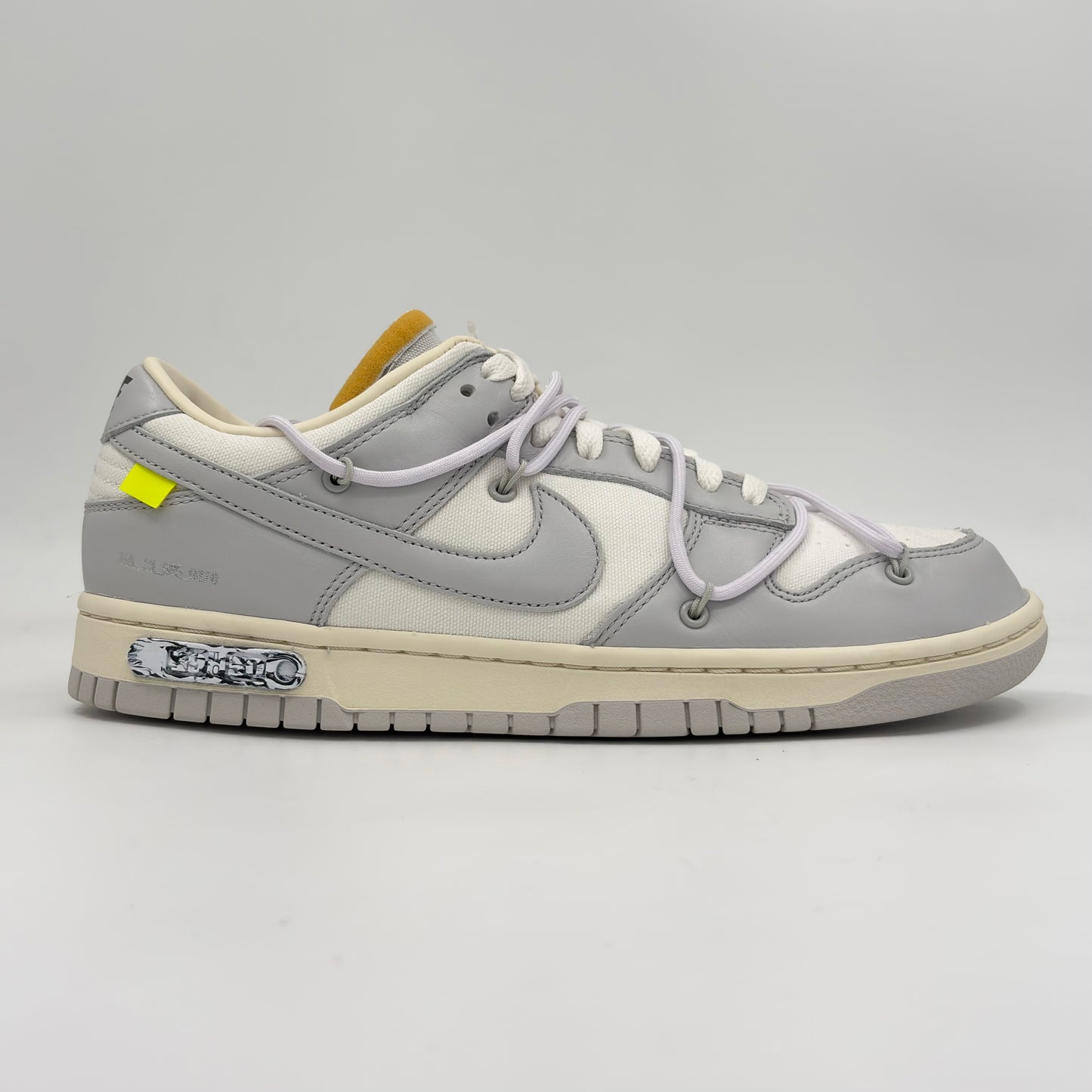 Nike Dunk Low
Off-White Lot 49