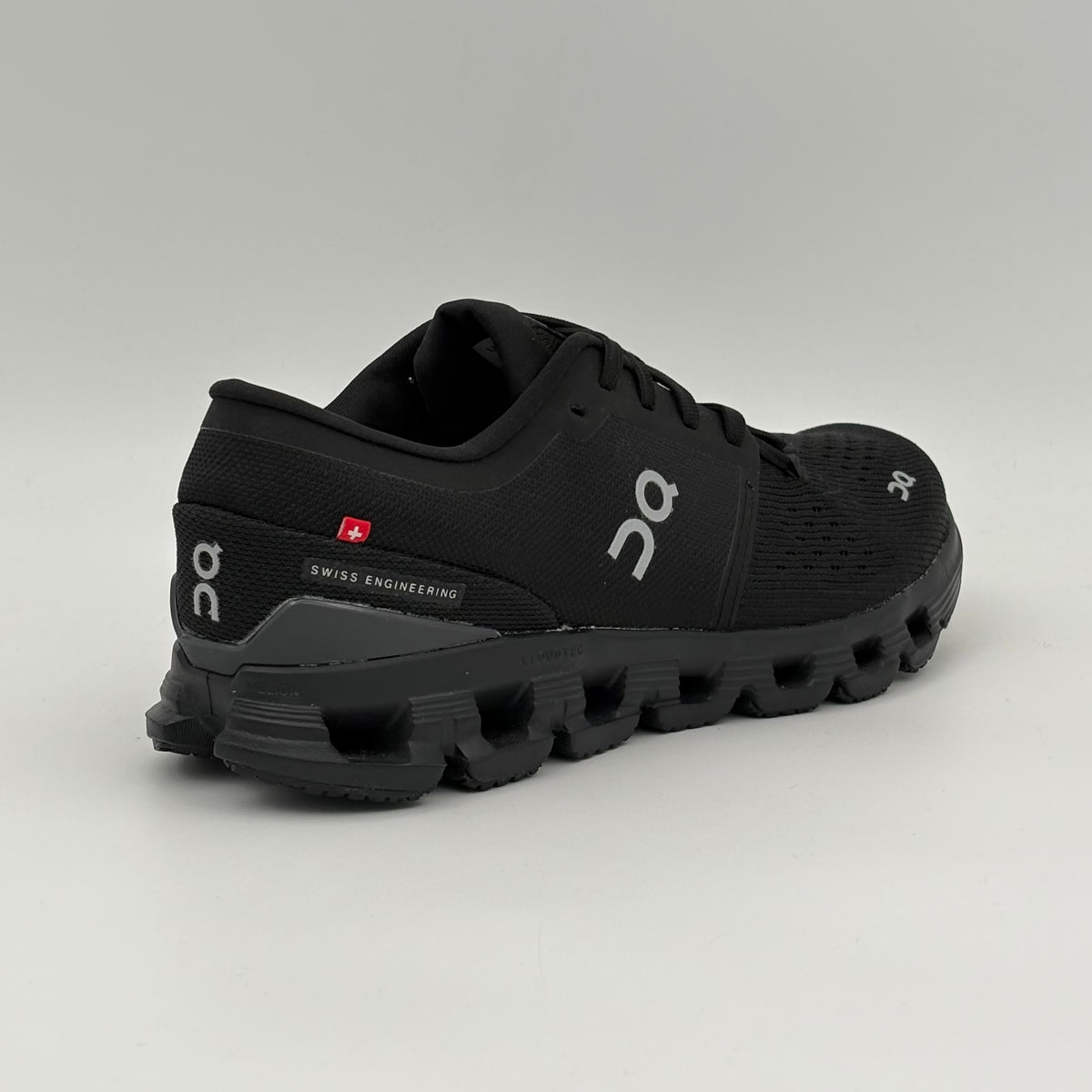 On Running Cloud X 4 Black Eclipse W