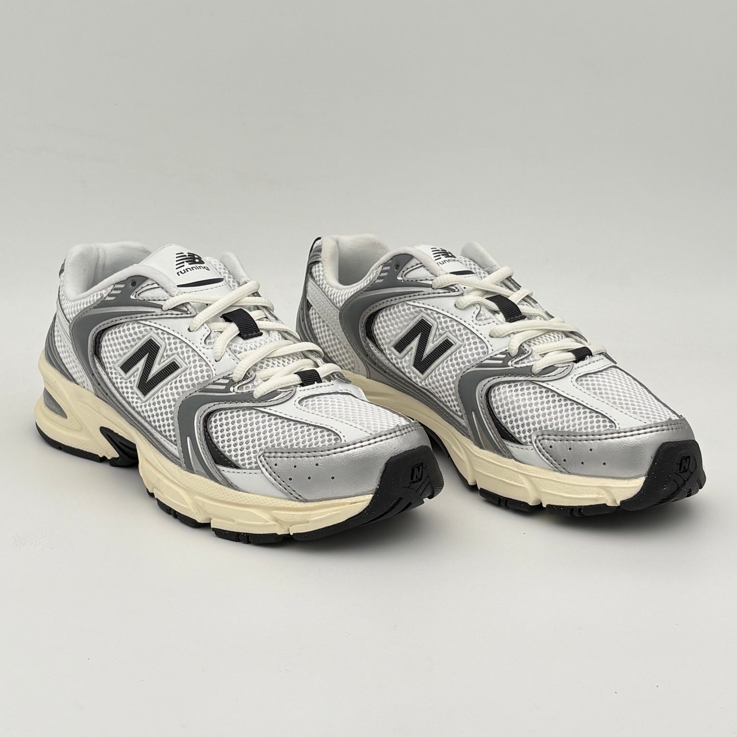 New Balance 530                       Silver Black