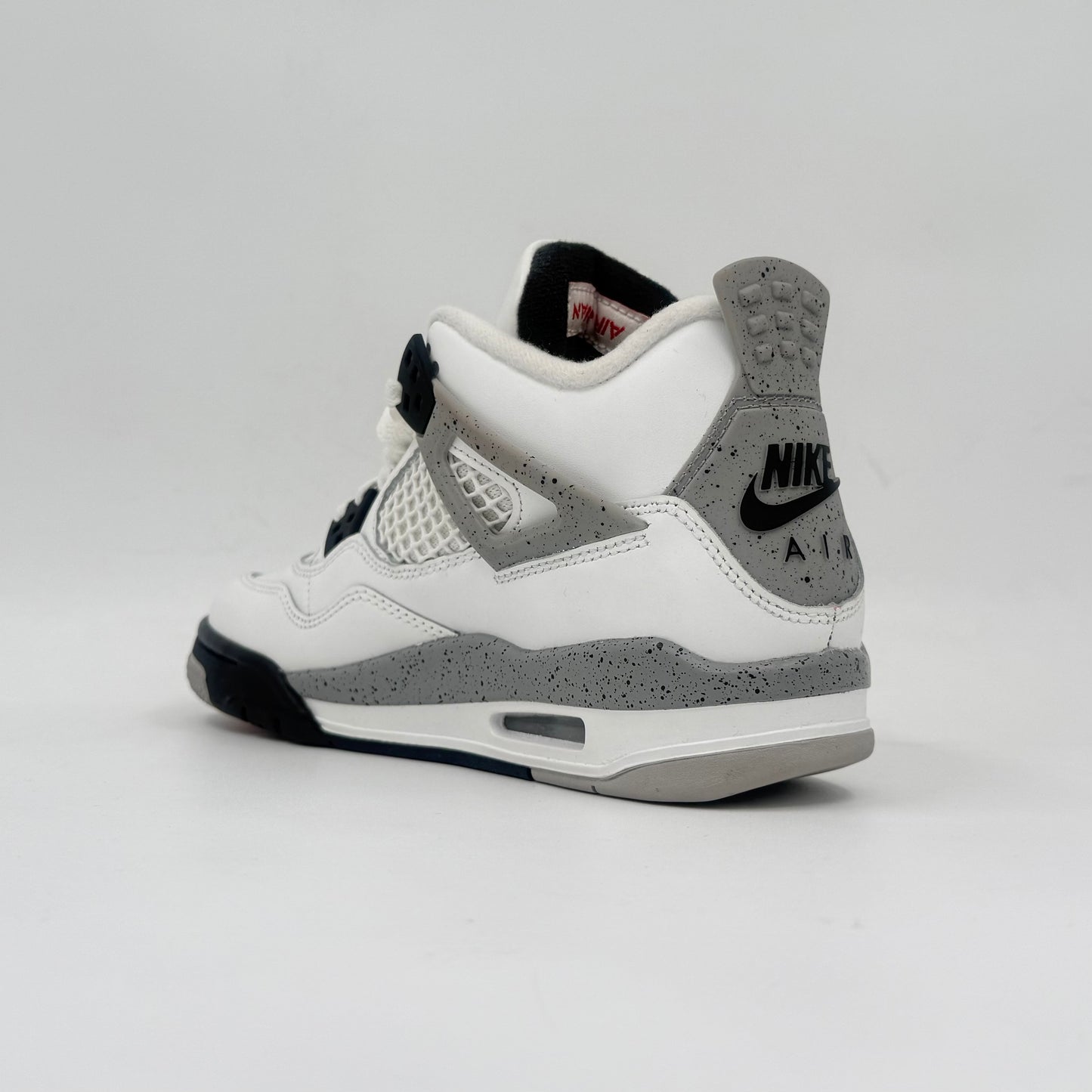 Jordan 4 Retro
White Cement (2025) (GS)
