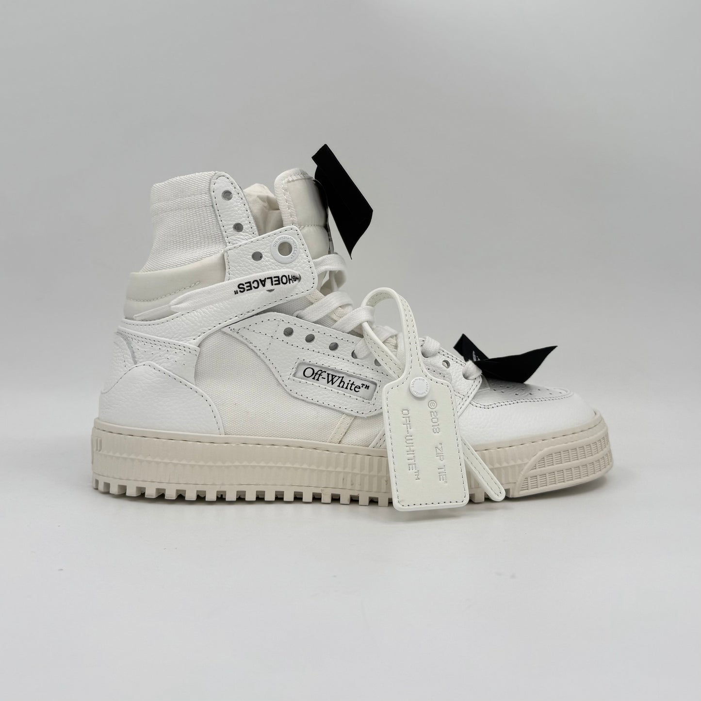 OFF-WHITE Off Court 3.0
White Black