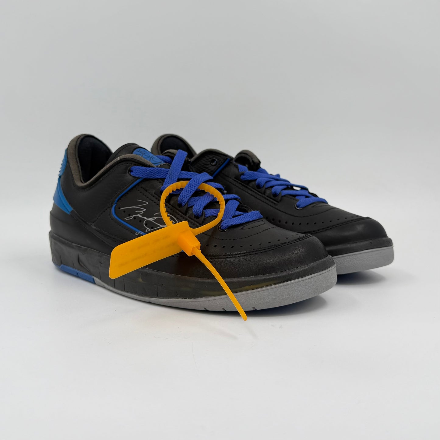 Jordan 2 Retro Low SP
Off-White Black Blue (Damage Box)