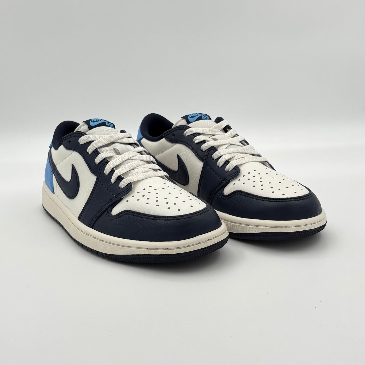 Jordan 1 Obsidiana OG Low UNC