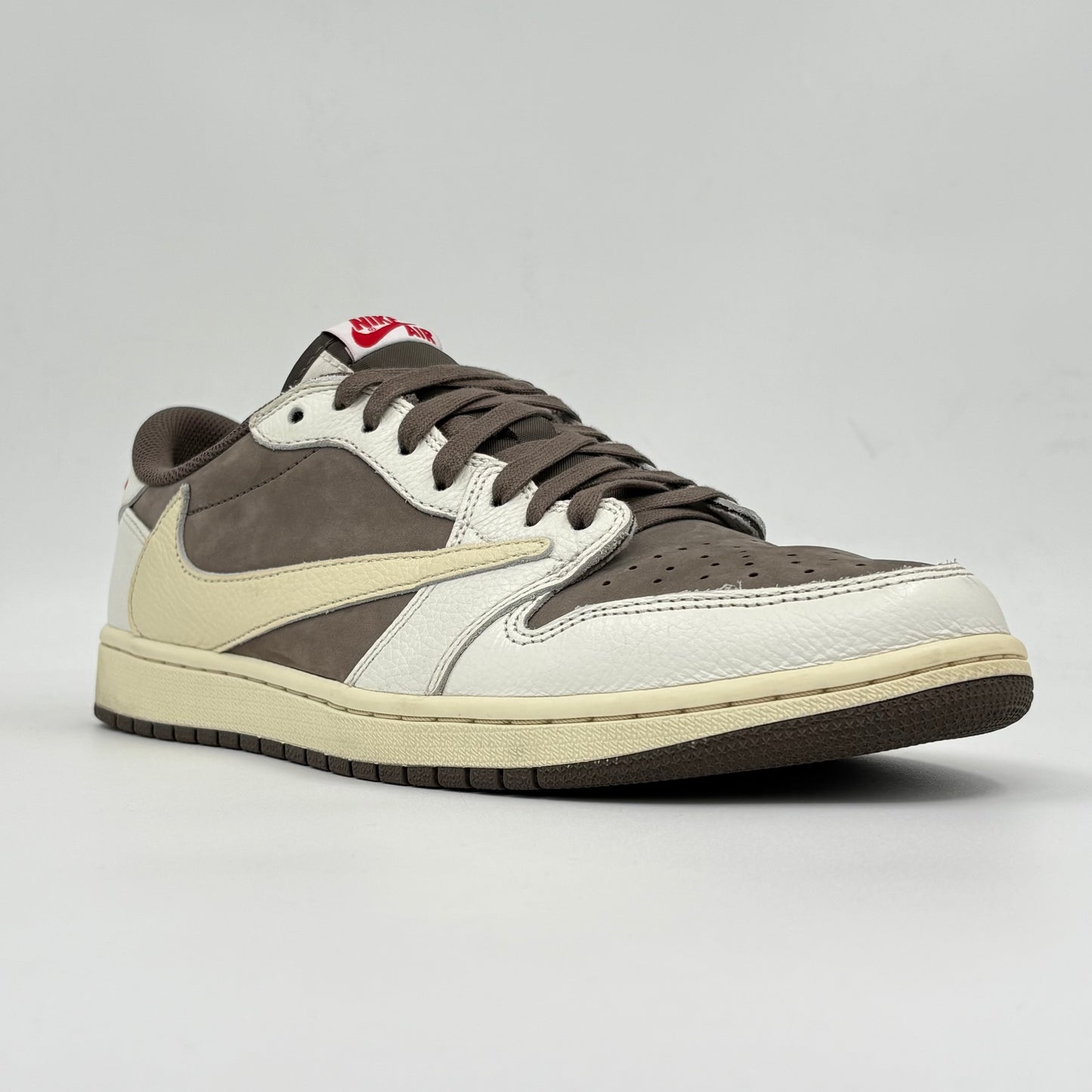 Air Jordan 1 Low OG SP “Reverse Mocha” (Pre owned 9.5/10)