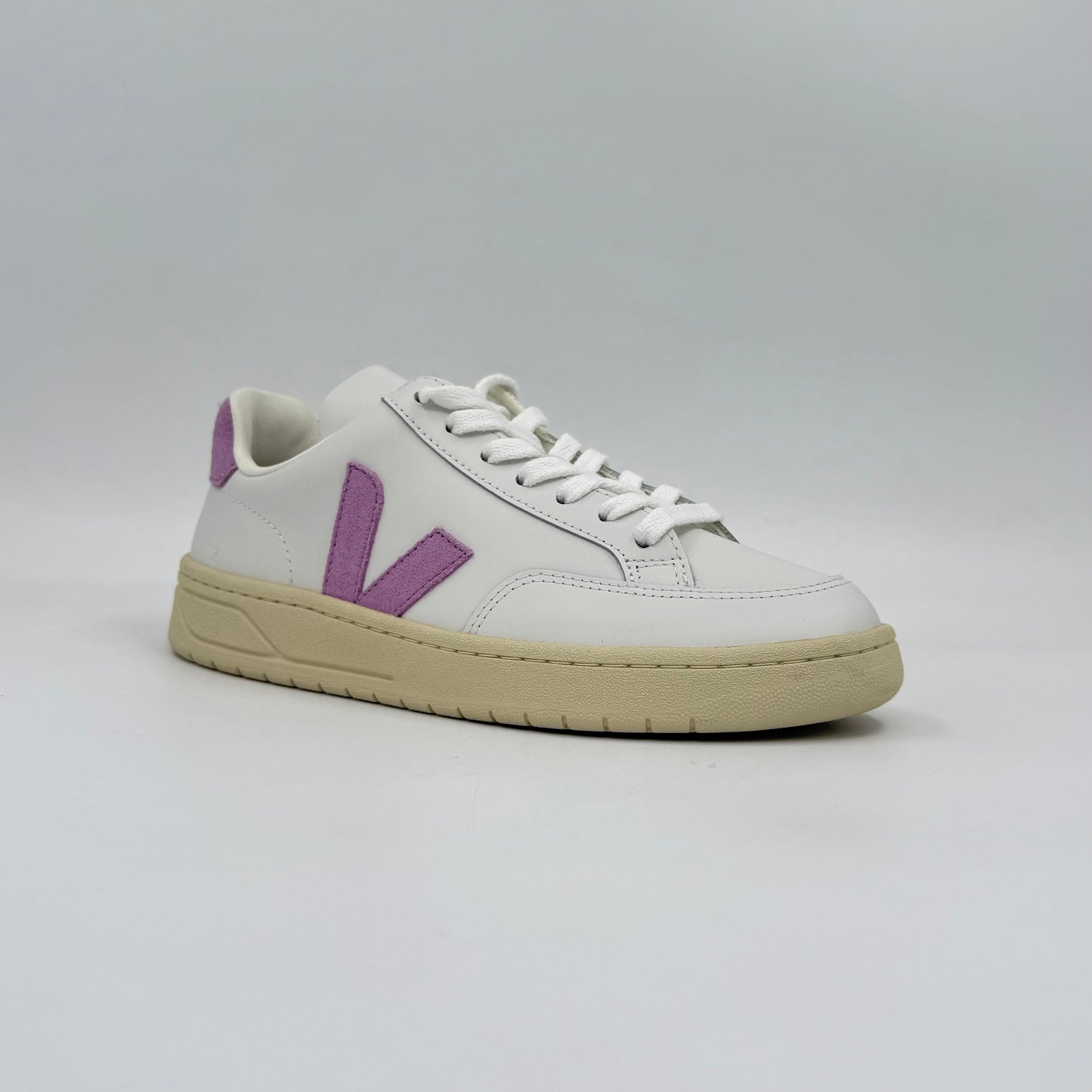 Veja V-12 Leather                        White Orchid