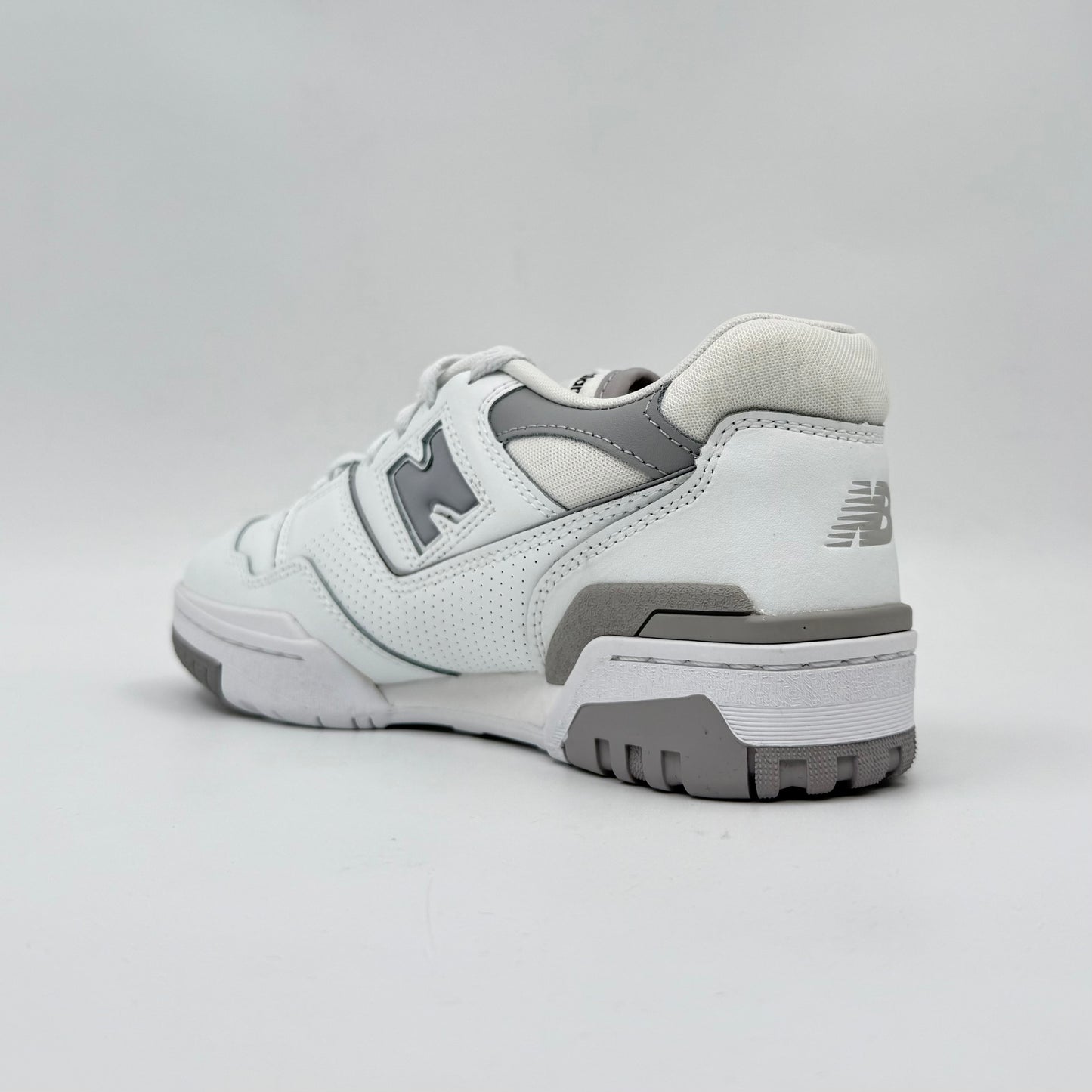 New Balance 550
White Juniper (Women's)