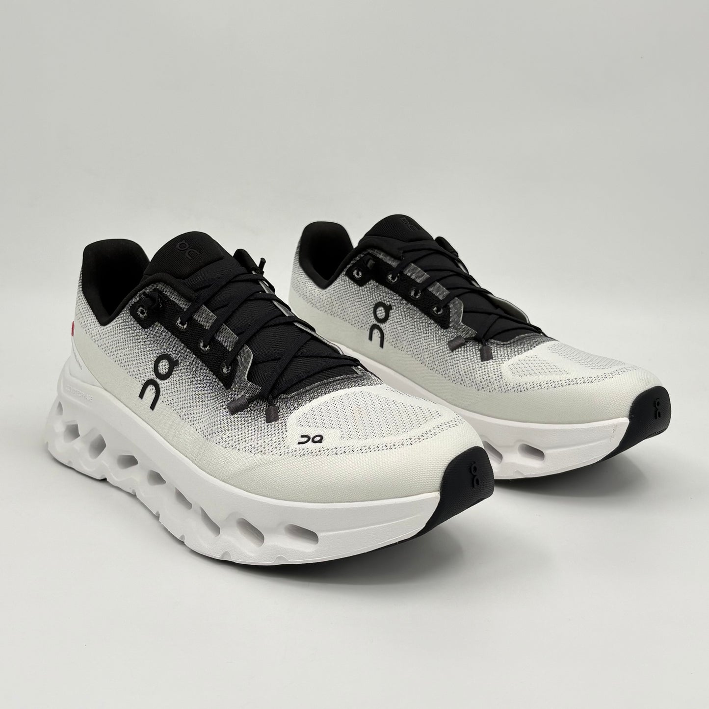 On Running Cloudtilt Black Ivory