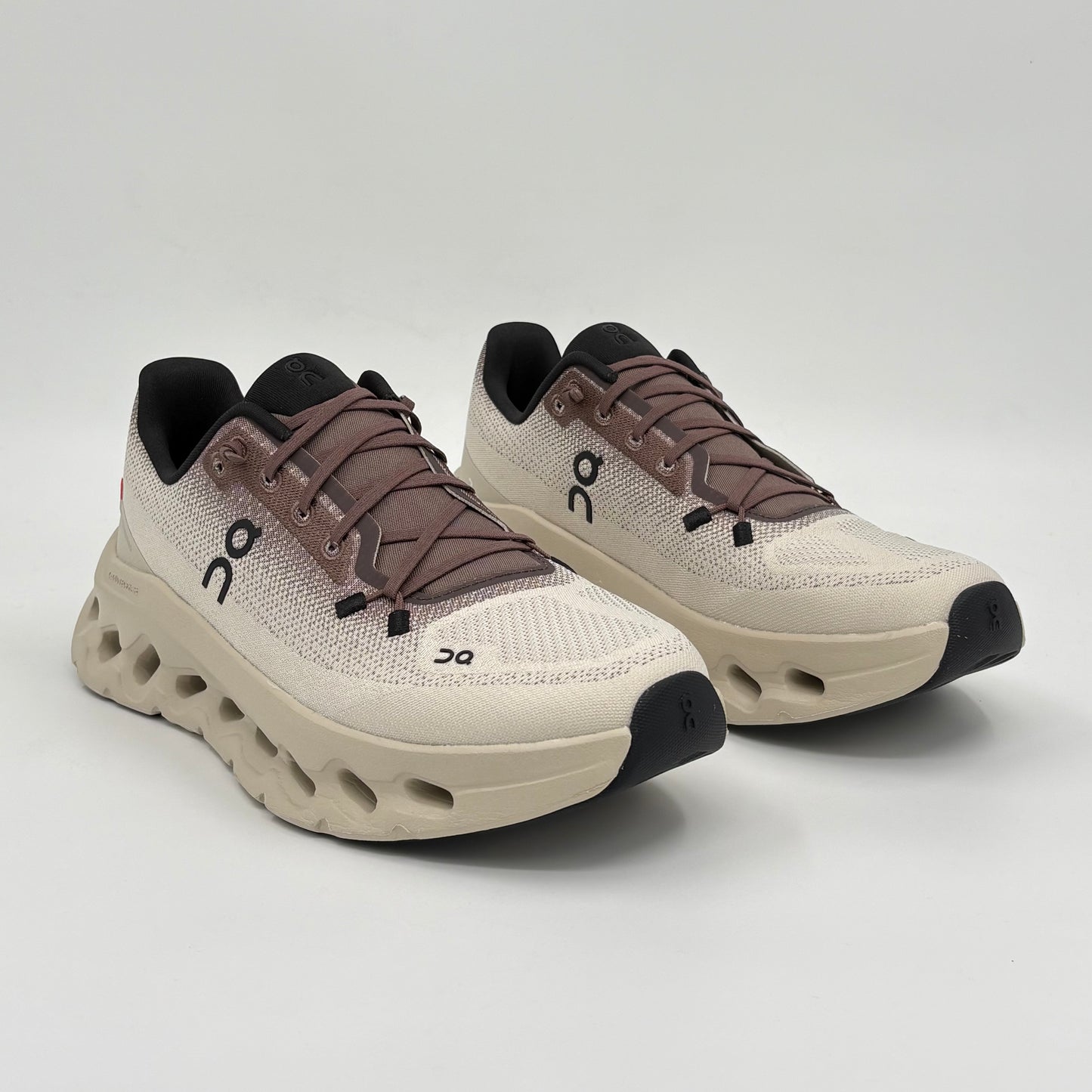 On Running Cloudtilt Clove Sand