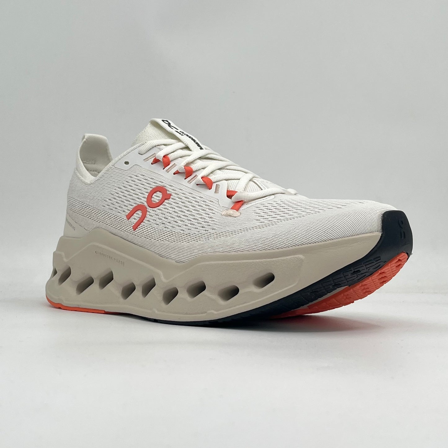 On Running Cloudsurfer Max Ivory Salmón