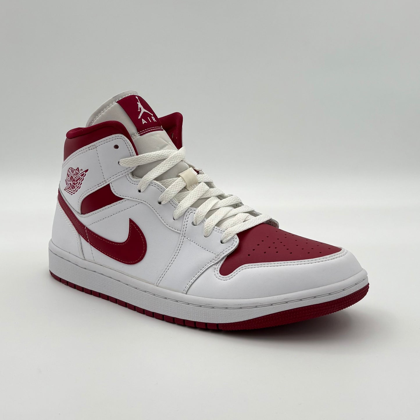 Jordan 1 Mid Reverse Chicago
