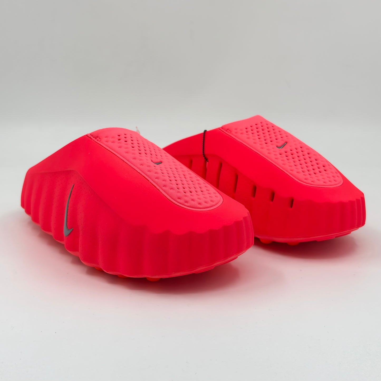 Nike Mind 001 Slide
Solar Red