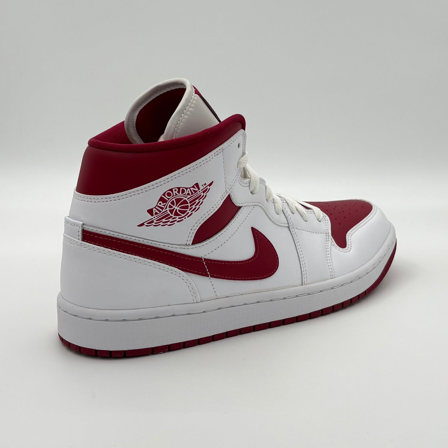 Jordan 1 Mid Reverse Chicago