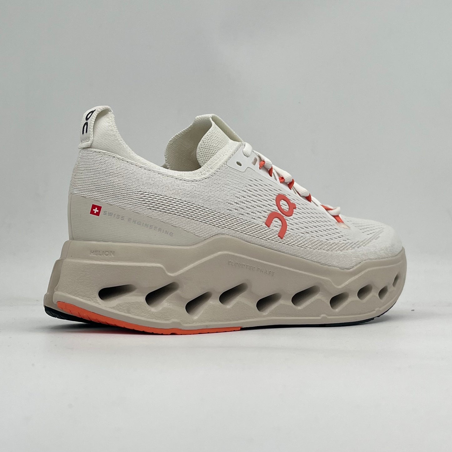 On Running Cloudsurfer Max Ivory Salmón