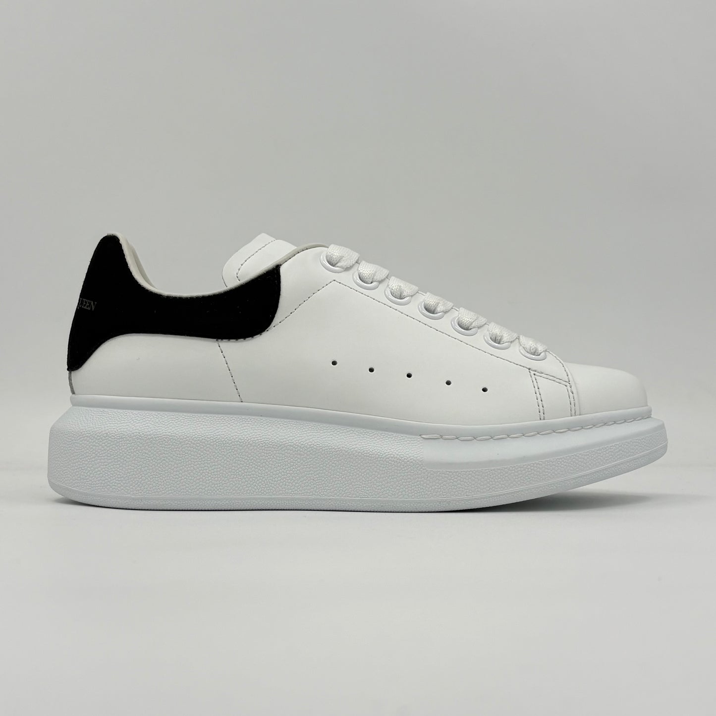 Alexander McQueen Oversized White Black