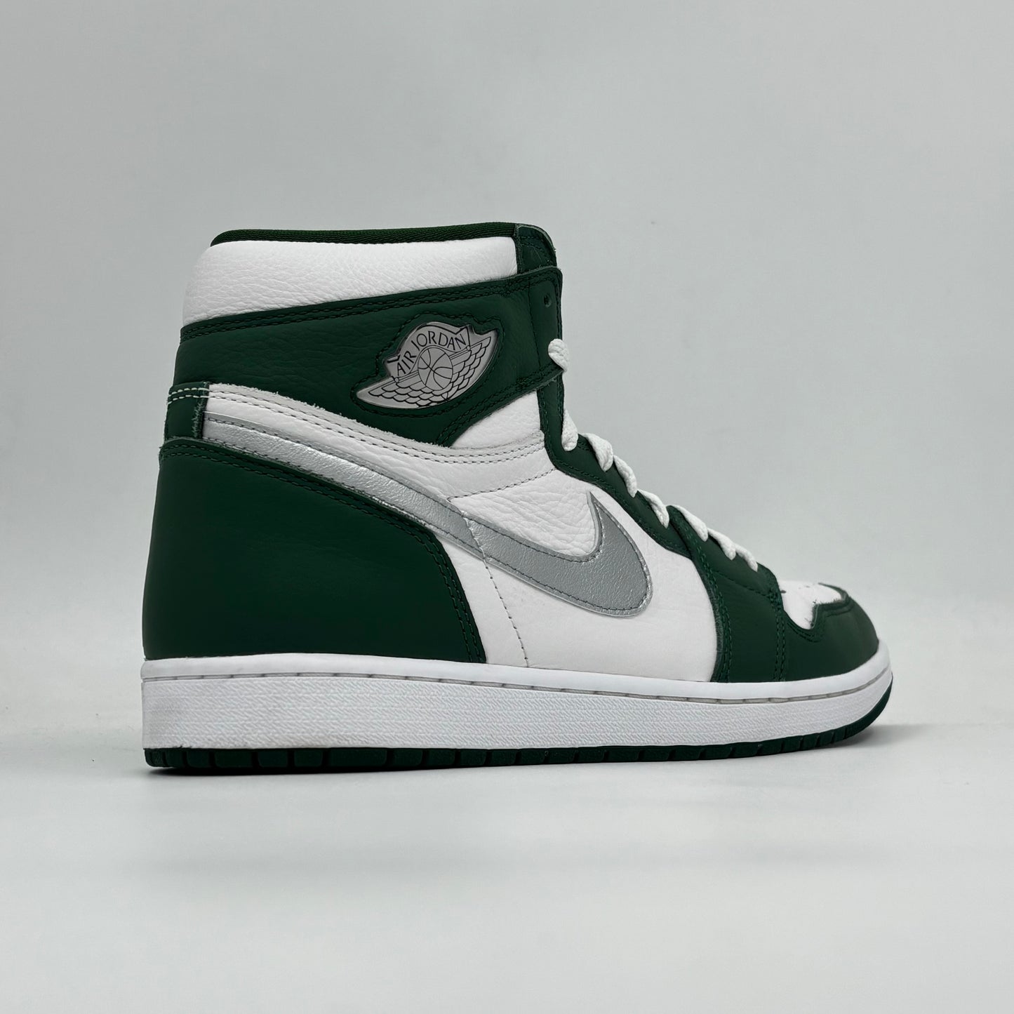 Jordan 1 Retro High OG "Gorge Green" (Pre-owned 9.5/10 Replacement box)