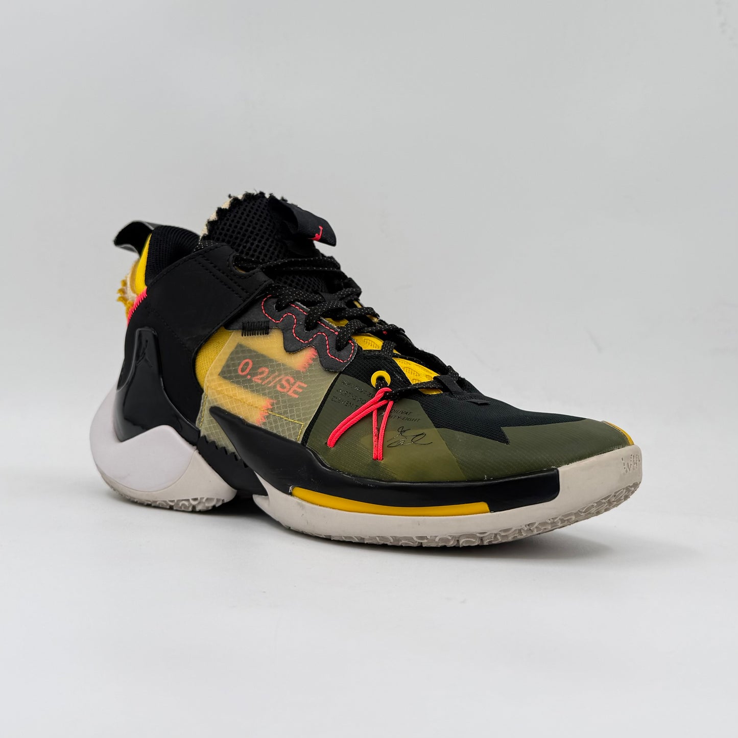 Jordan Why Not Zer0.2
Flash Crimson                            (Pre-owned condition 9/10)