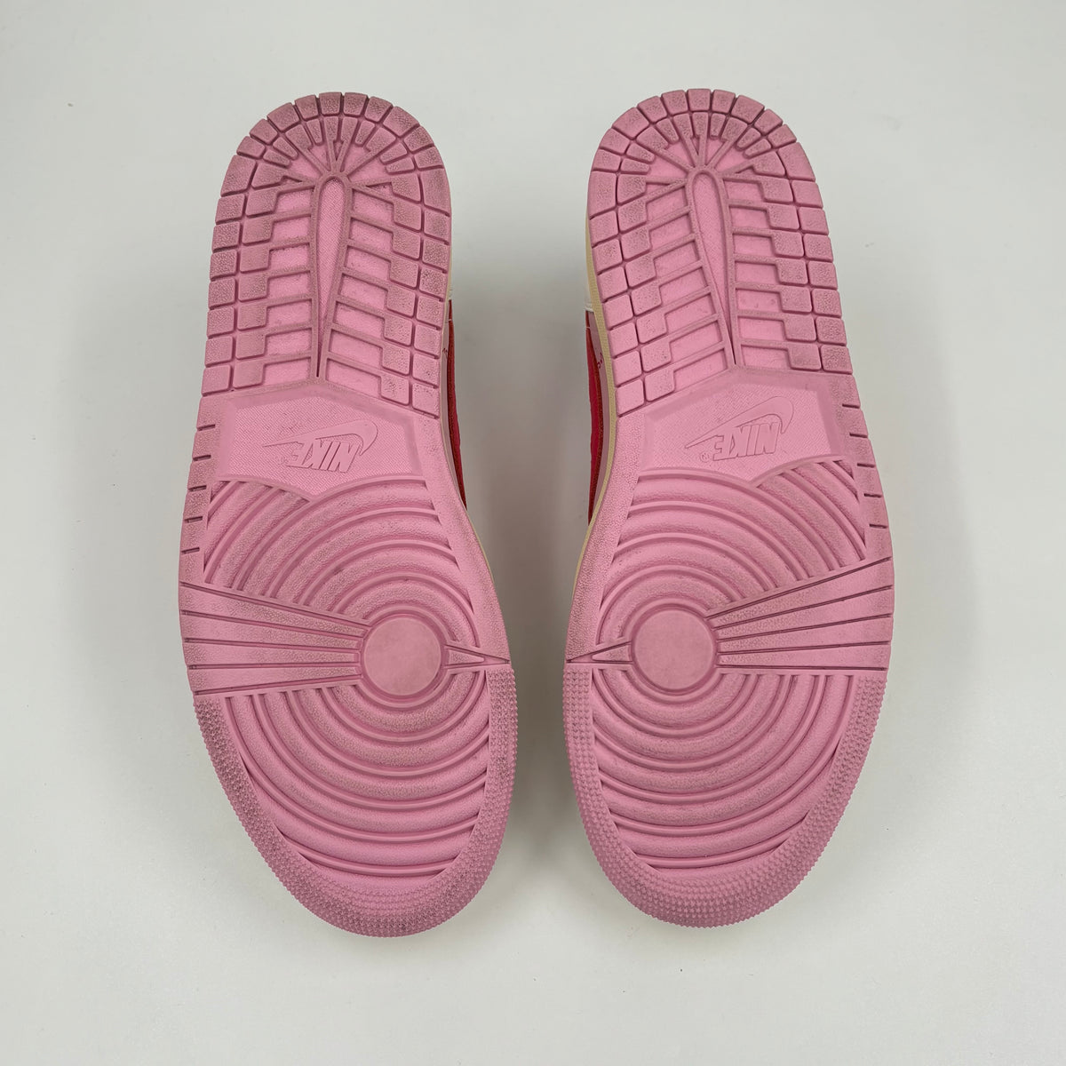 Air Jordan 1 Low x Travis Scott "Sail Tropical Pink" (Pre-owned 9/10)