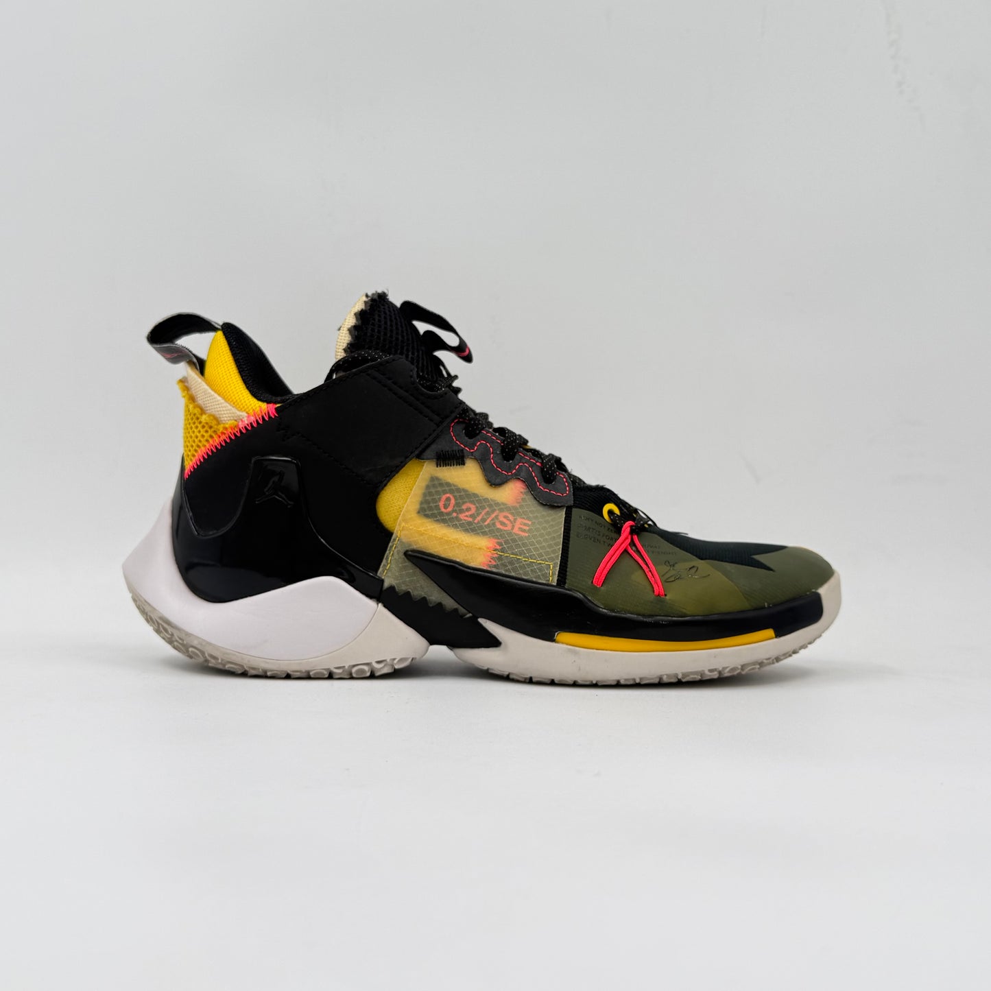 Jordan Why Not Zer0.2
Flash Crimson                            (Pre-owned condition 9/10)