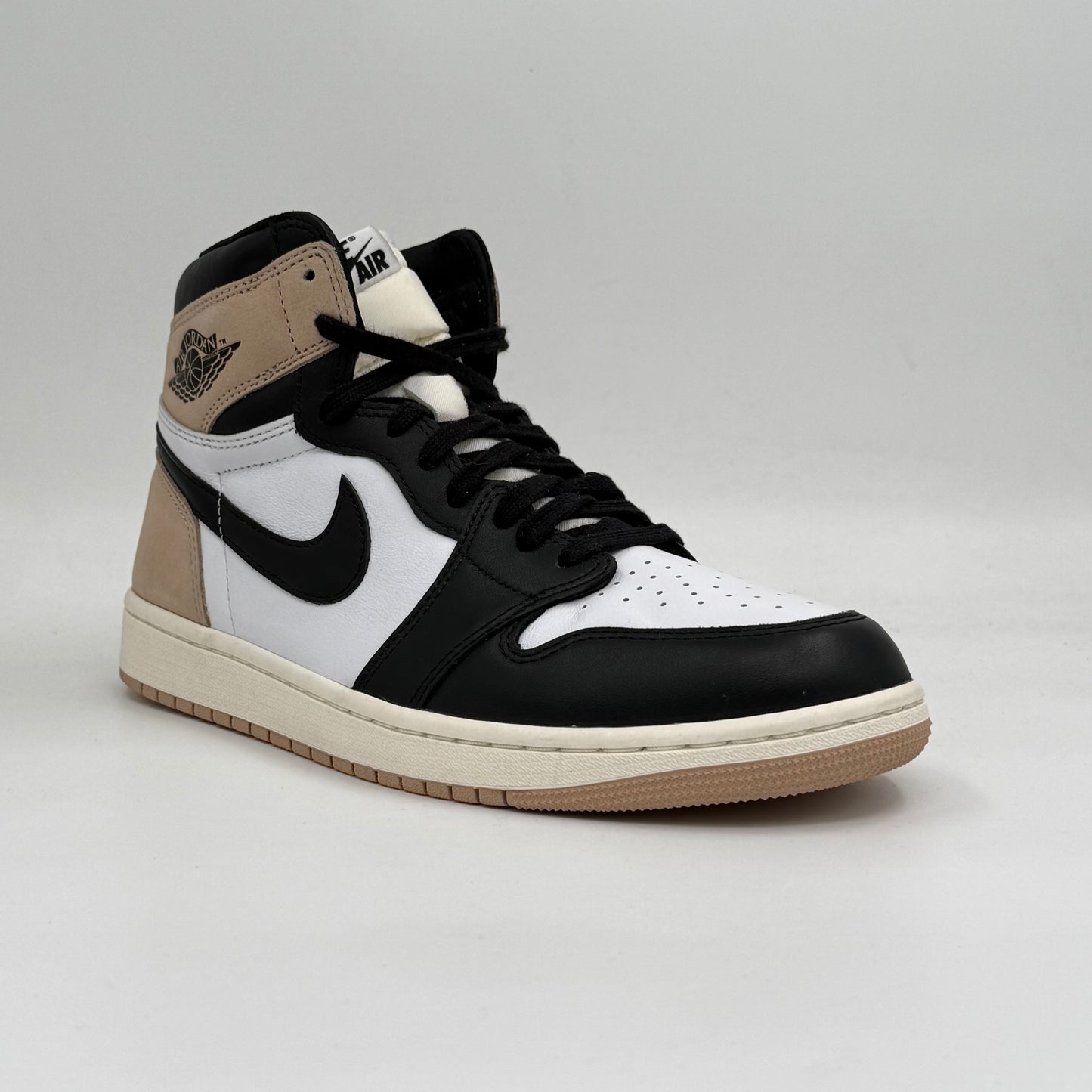 Nike Air Jordan 1 Retro High OG “Latte”
