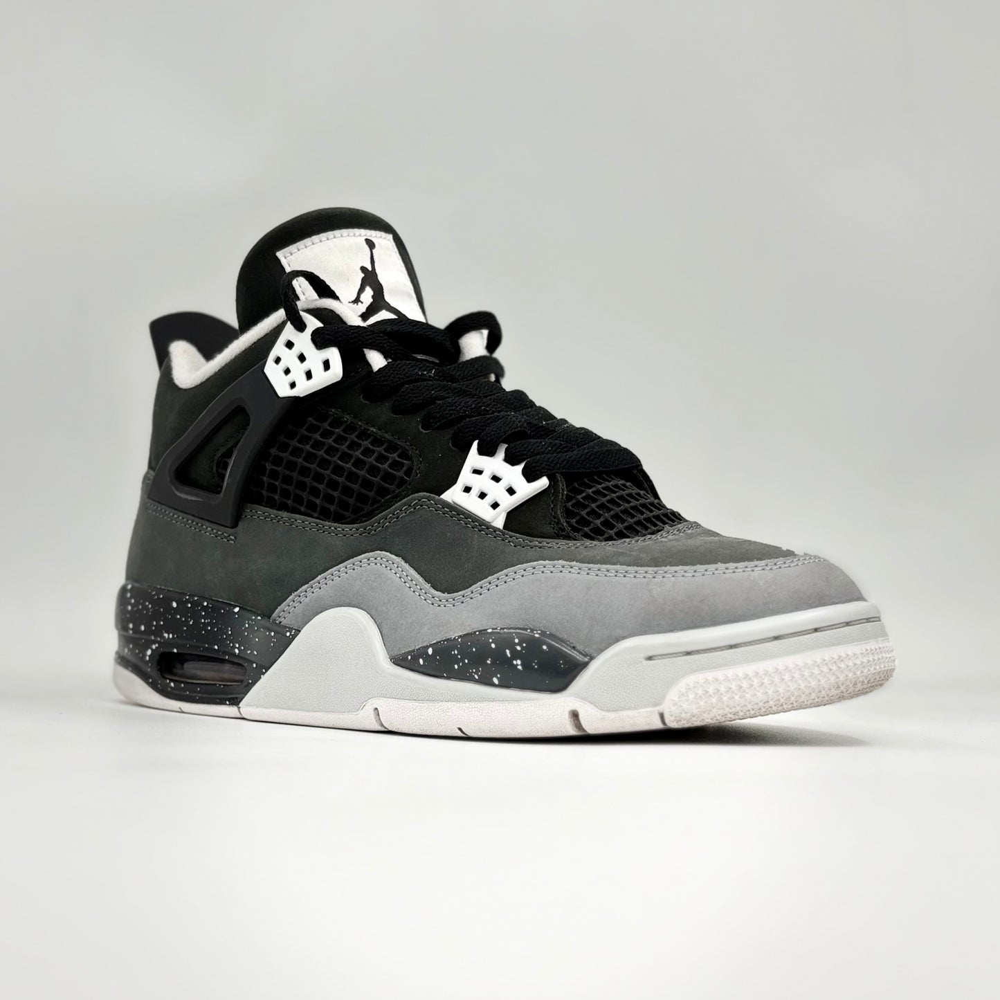 Nike Air Jordan 4 Retro Fear (Pre owned 8/10)
