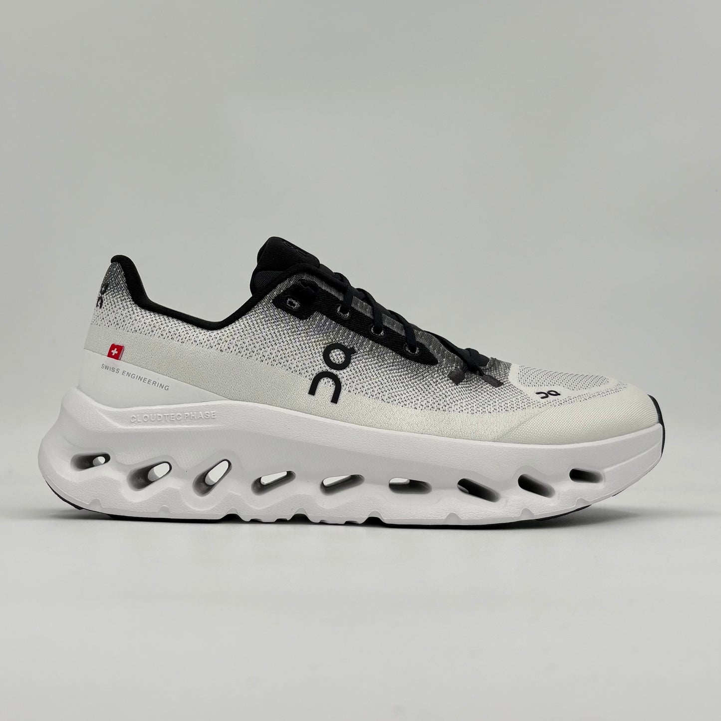 On Running Cloudtilt Black Ivory