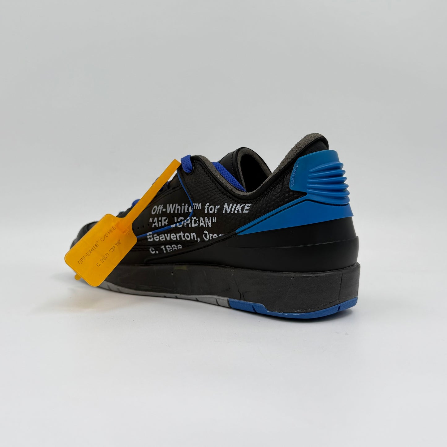 Jordan 2 Retro Low SP
Off-White Black Blue (Damage Box)