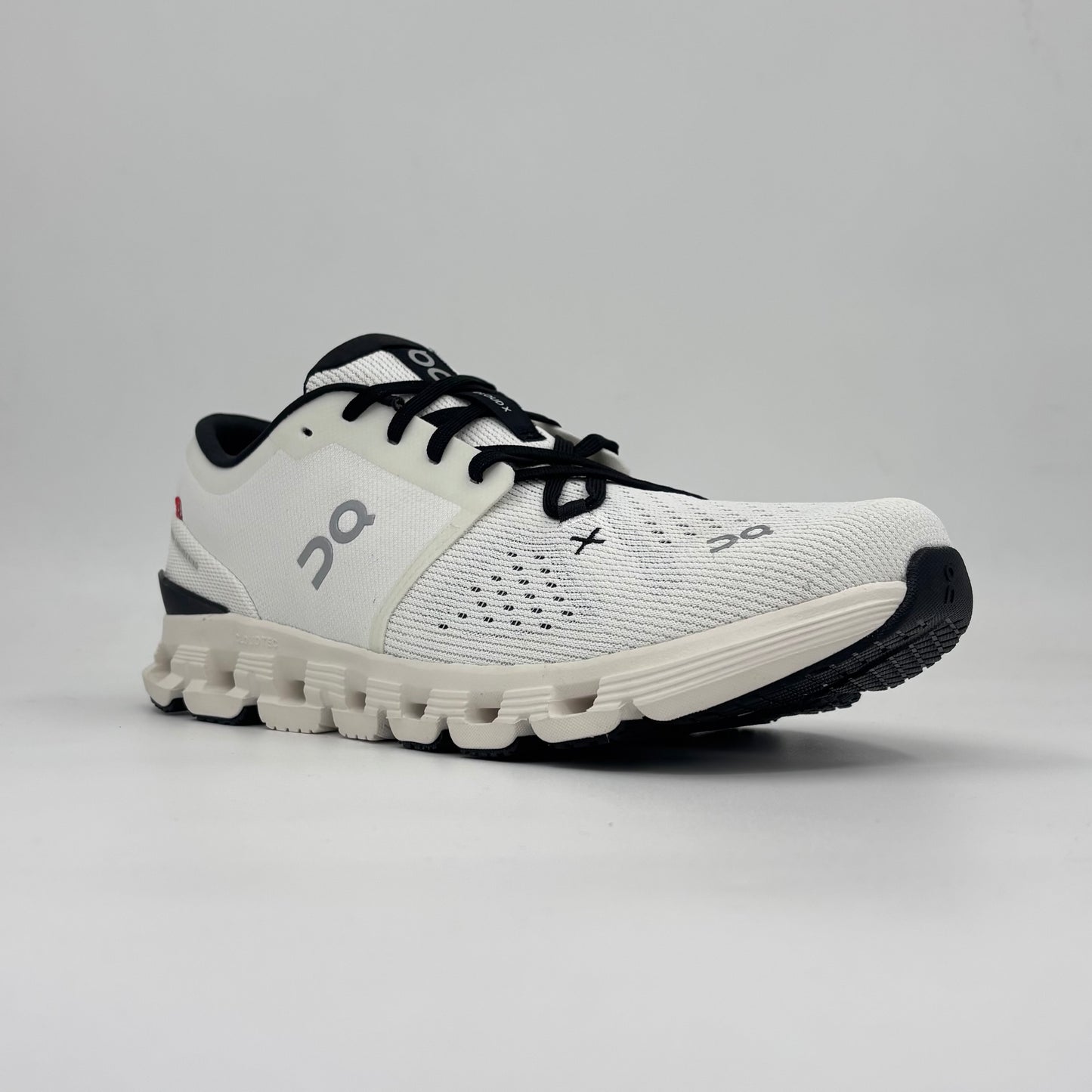 On Running Cloud X 4 Ivory Black