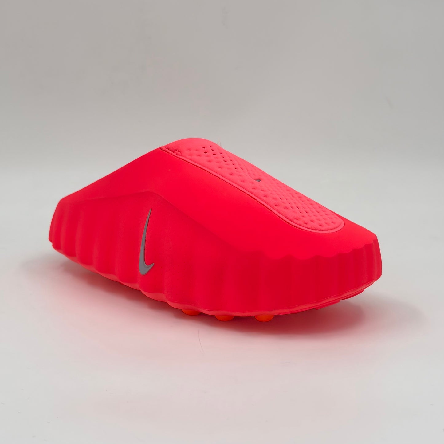 Nike Mind 001 Slide
Solar Red