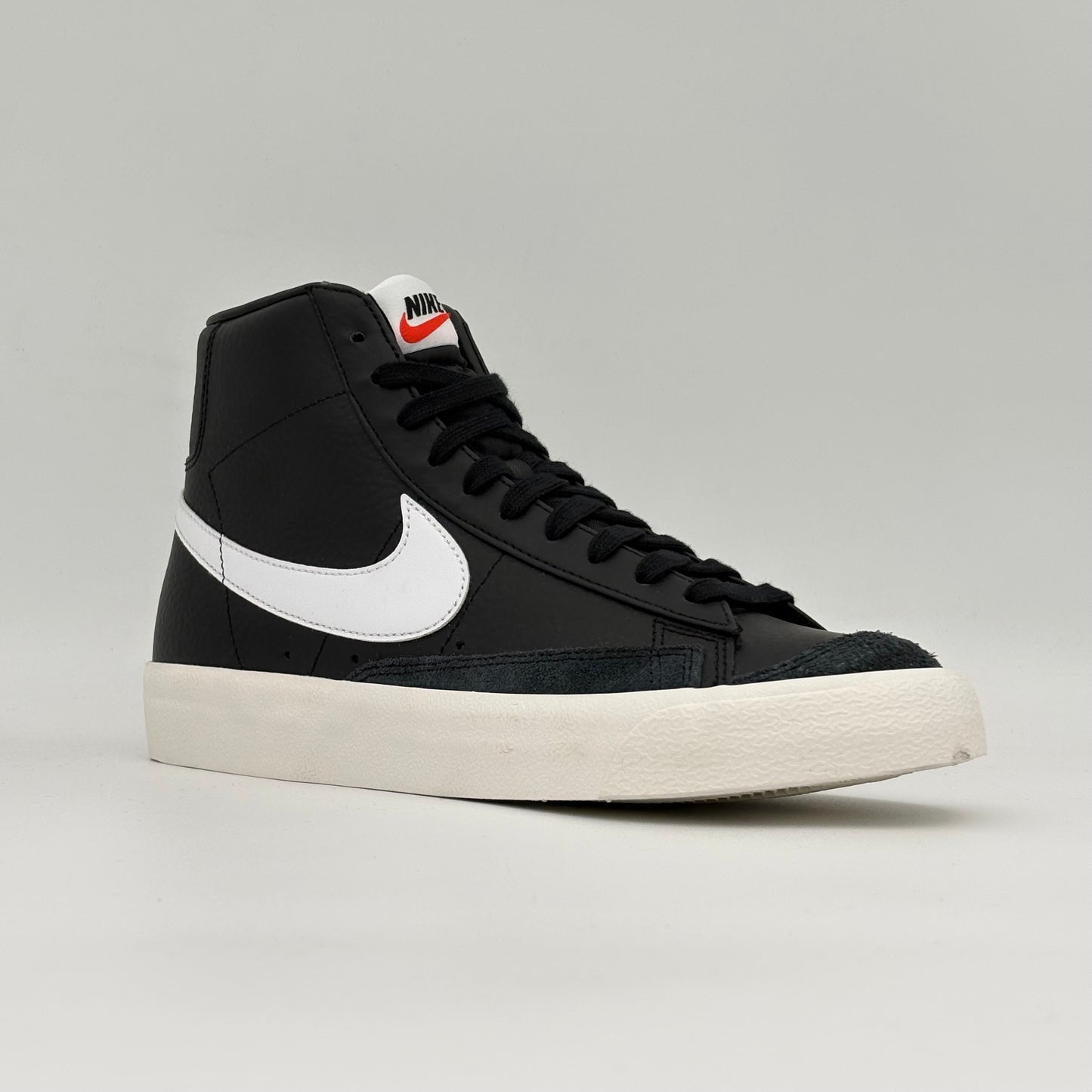 Nike Blazer Mid ‘77 Black White