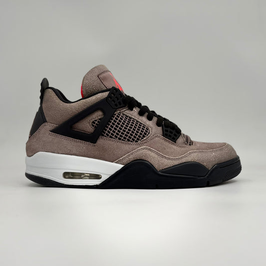 Jordan 4 retro Taupe Haze
(Pre-owned 9/10)