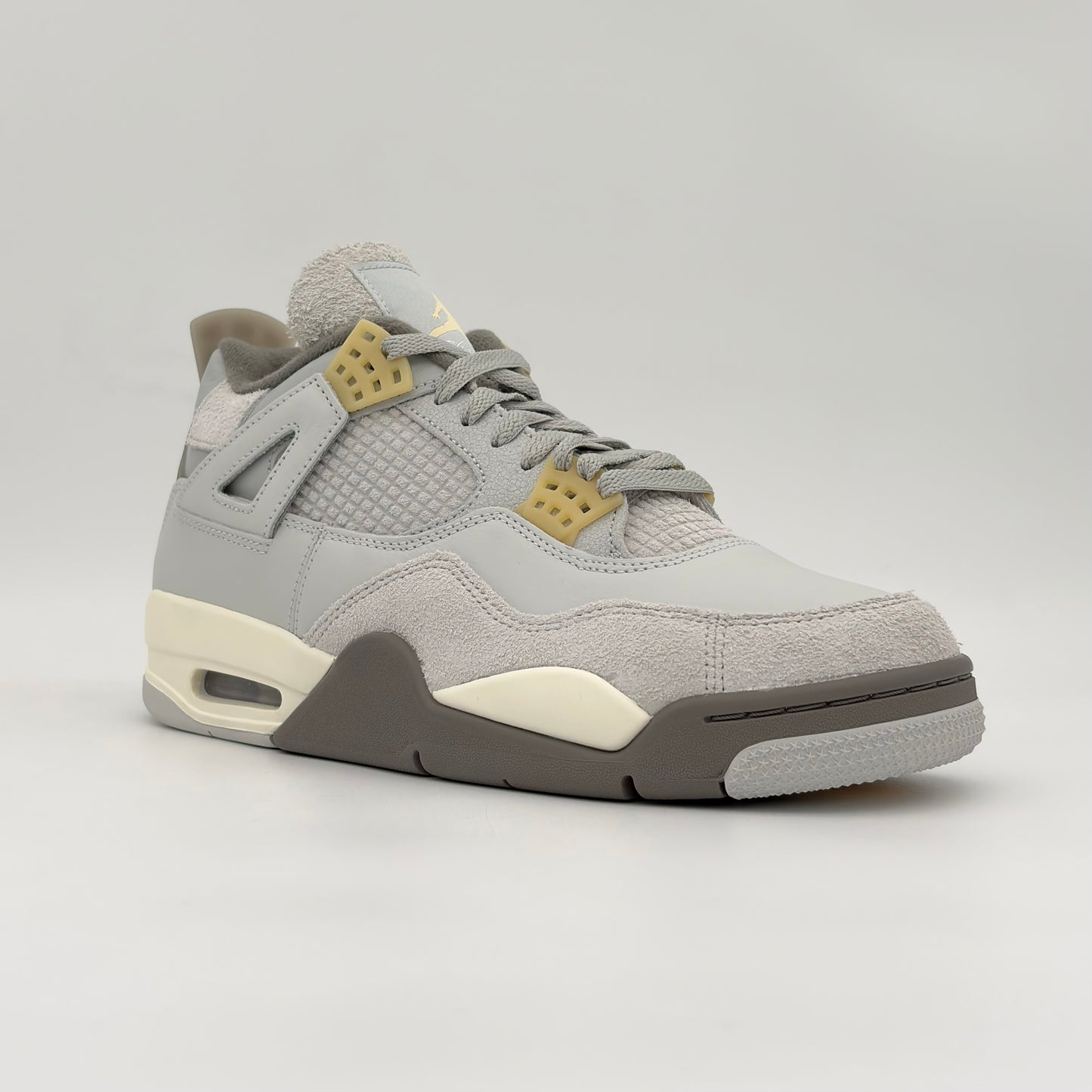 Jordan 4 Retro SE
Craft Photon Dust