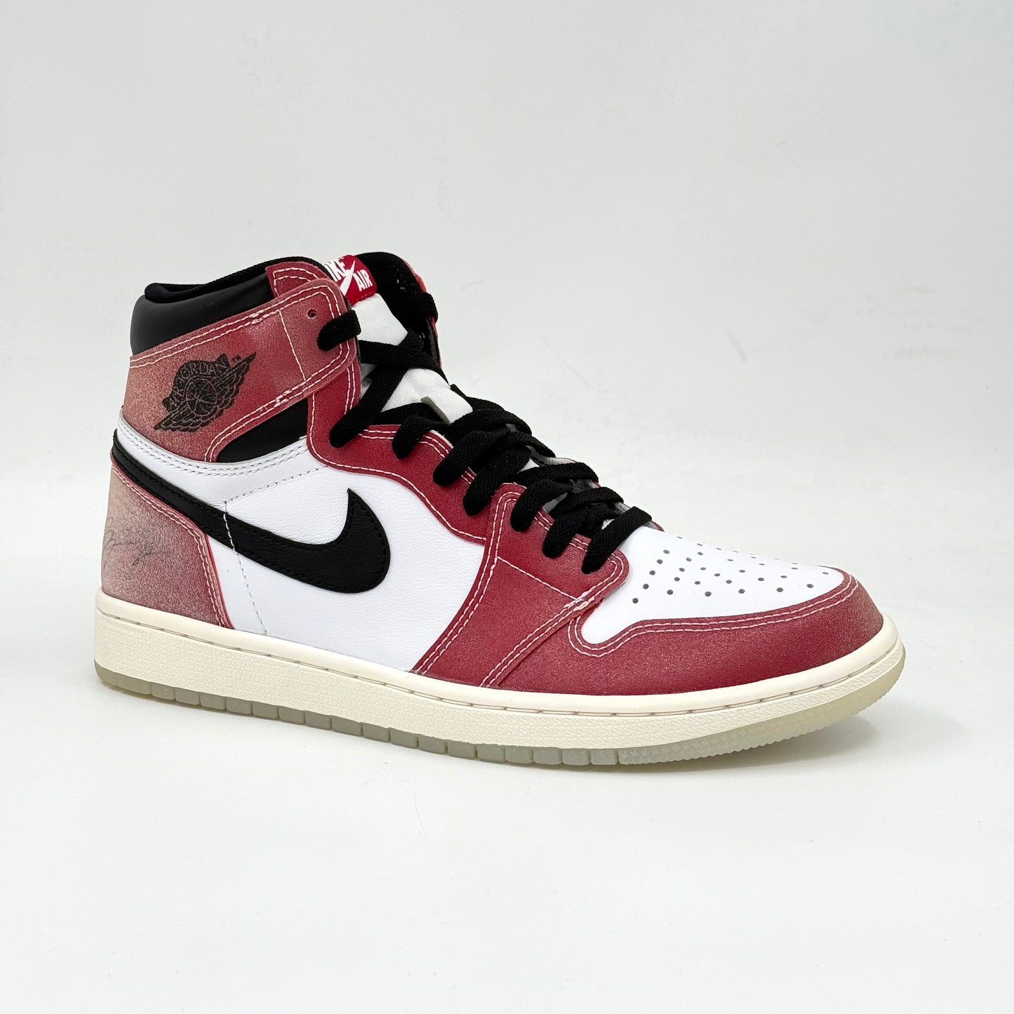 Jordan 1 Retro High
Trophy Room Chicago