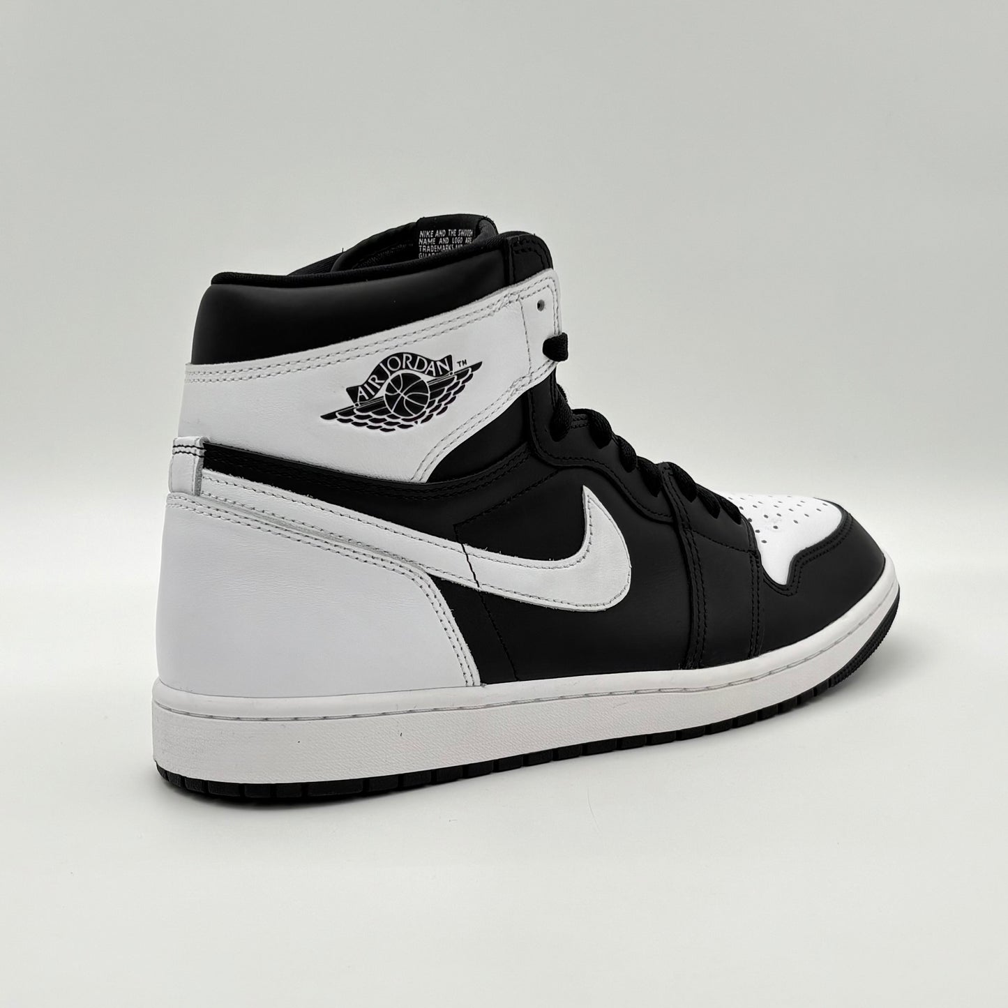 Jordan 1 Retro High OG Black White